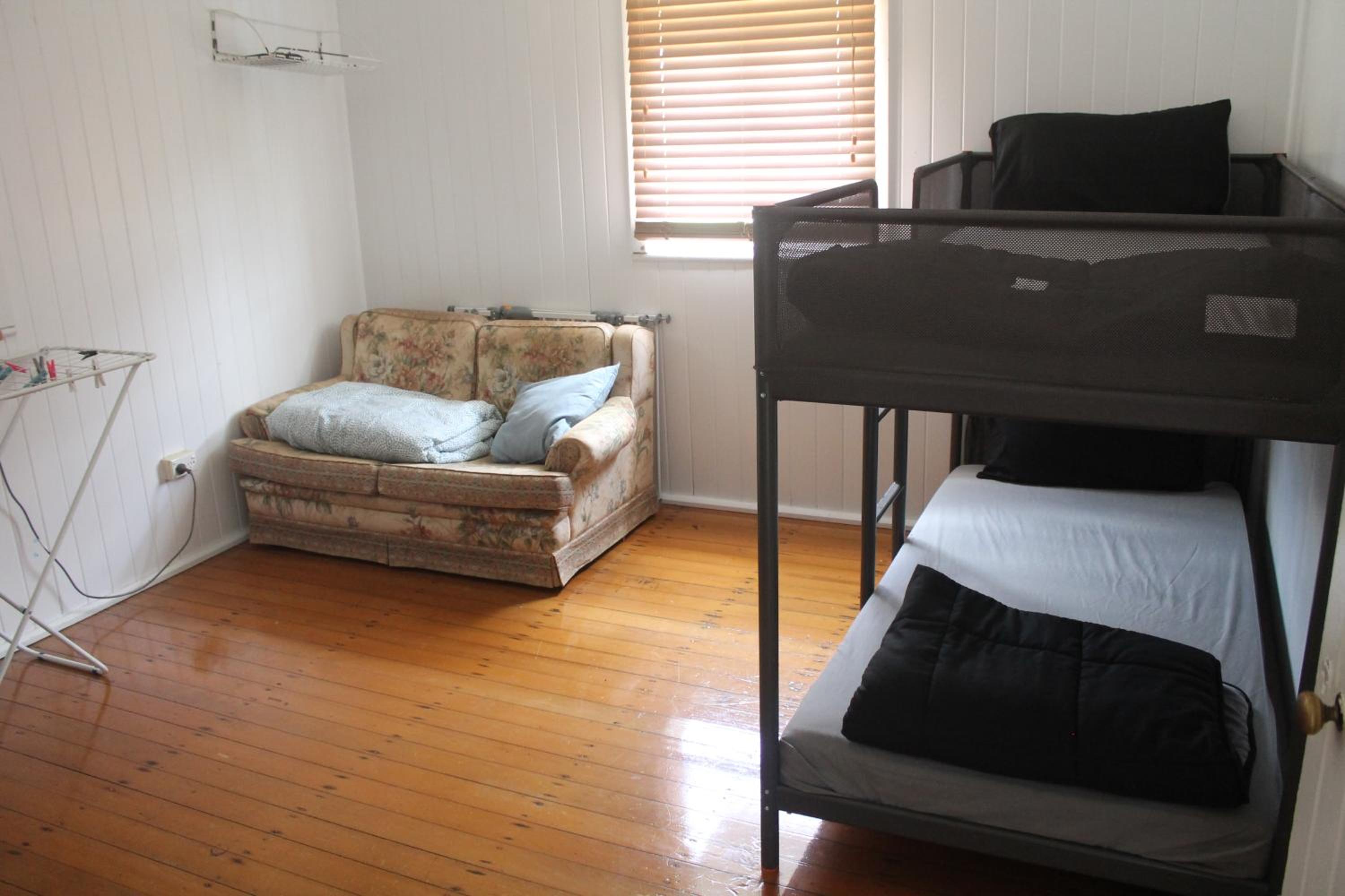 Four-Bedroom House photo 2