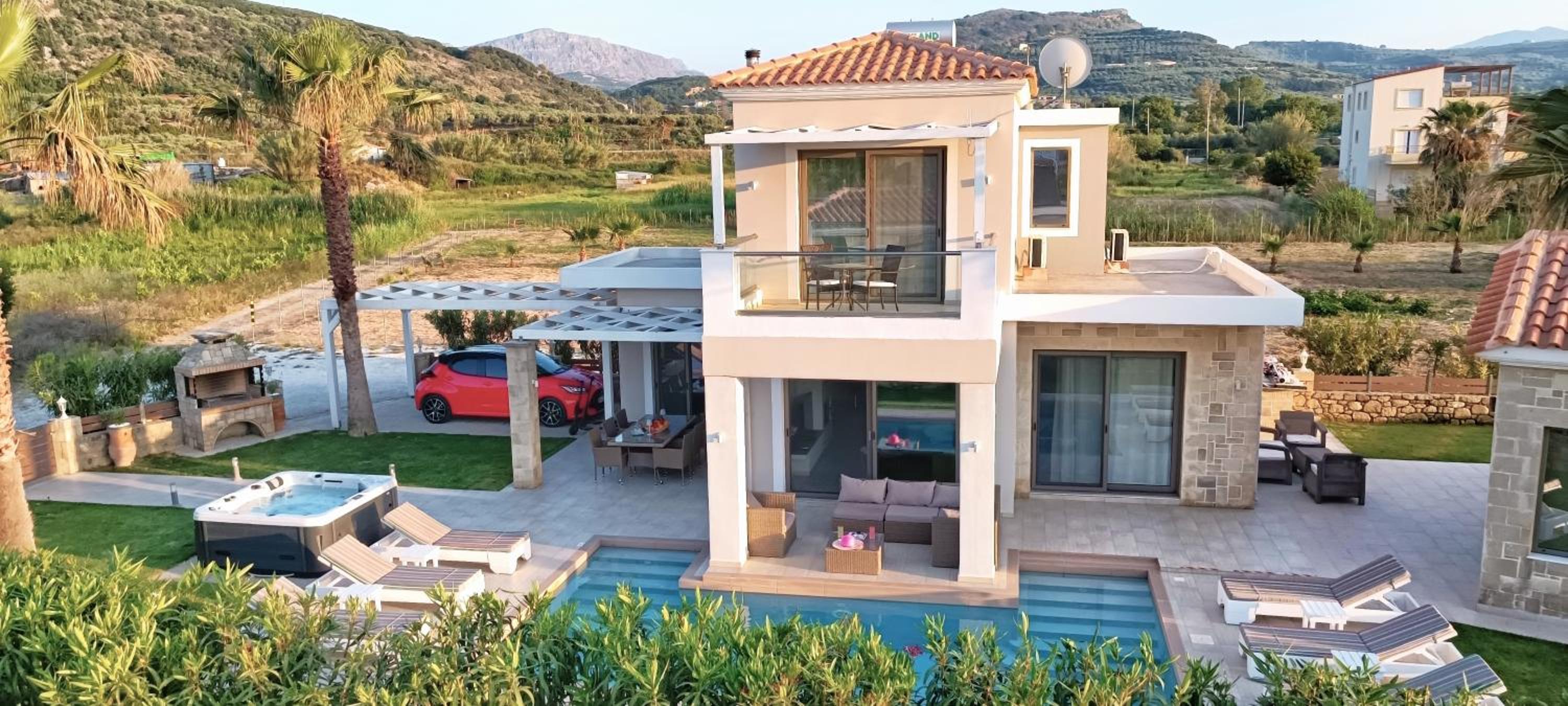 Three-Bedroom Villa with Private Pool photo 2