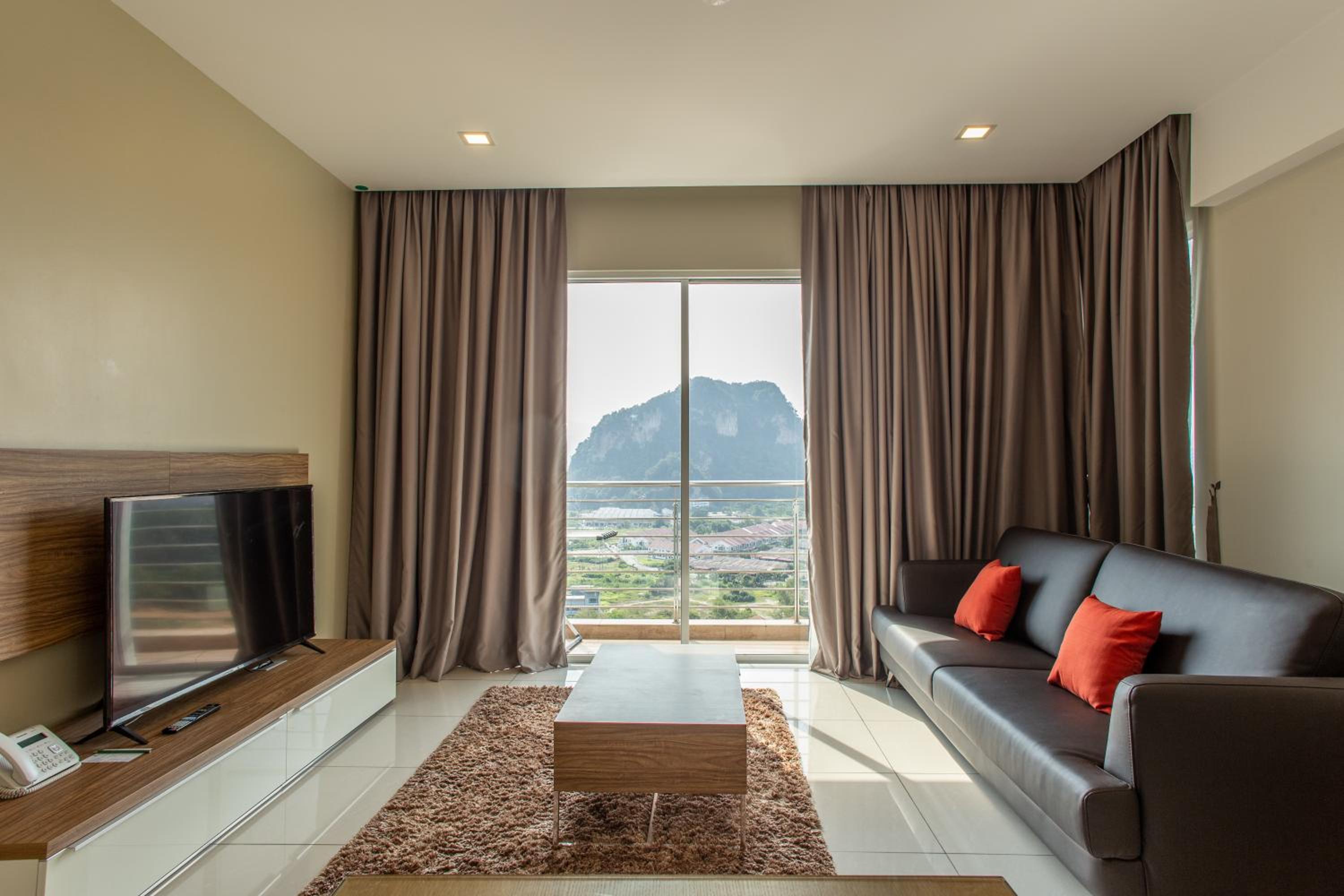 3 Bedroom Deluxe Suite Horizon View photo 2
