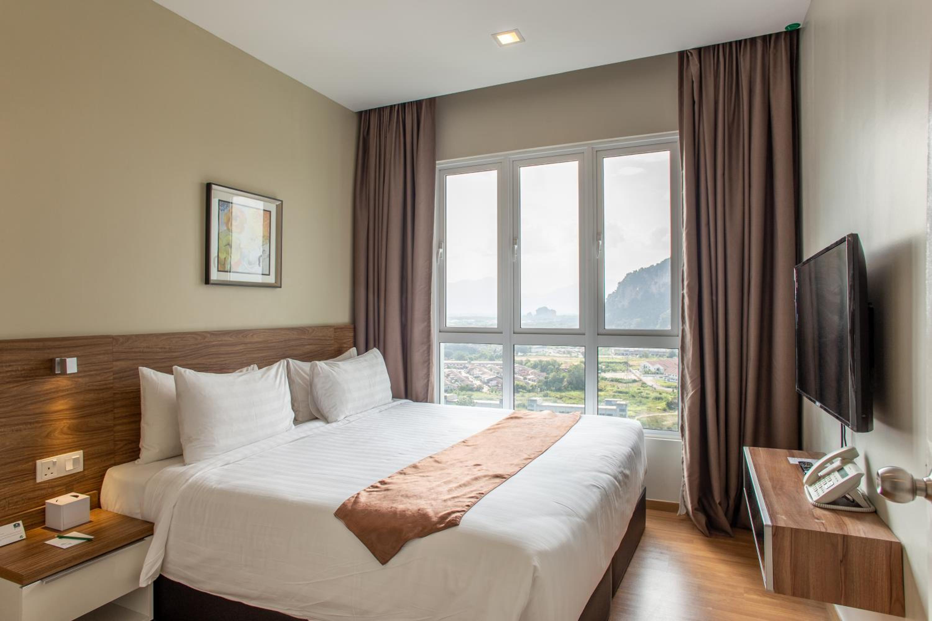 3 Bedroom Deluxe Suite Horizon View