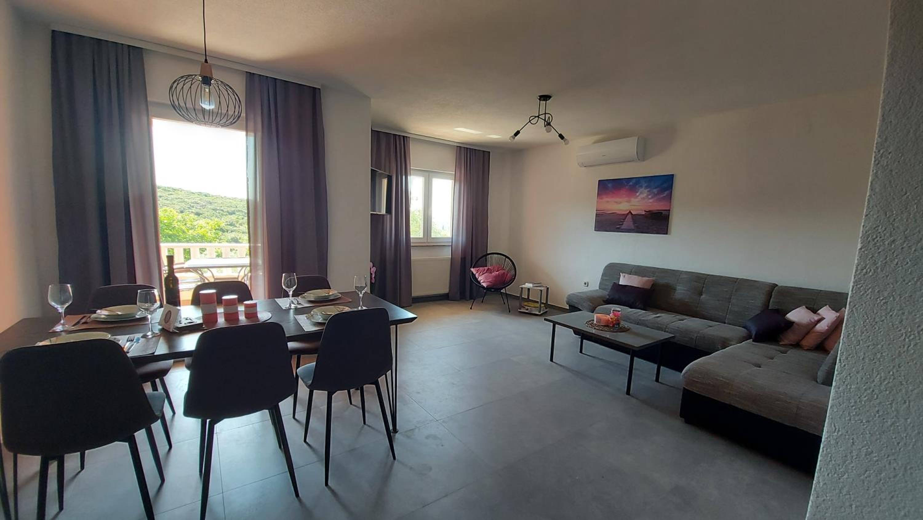 Two-Bedroom Apartment With Balcony And Sea View
