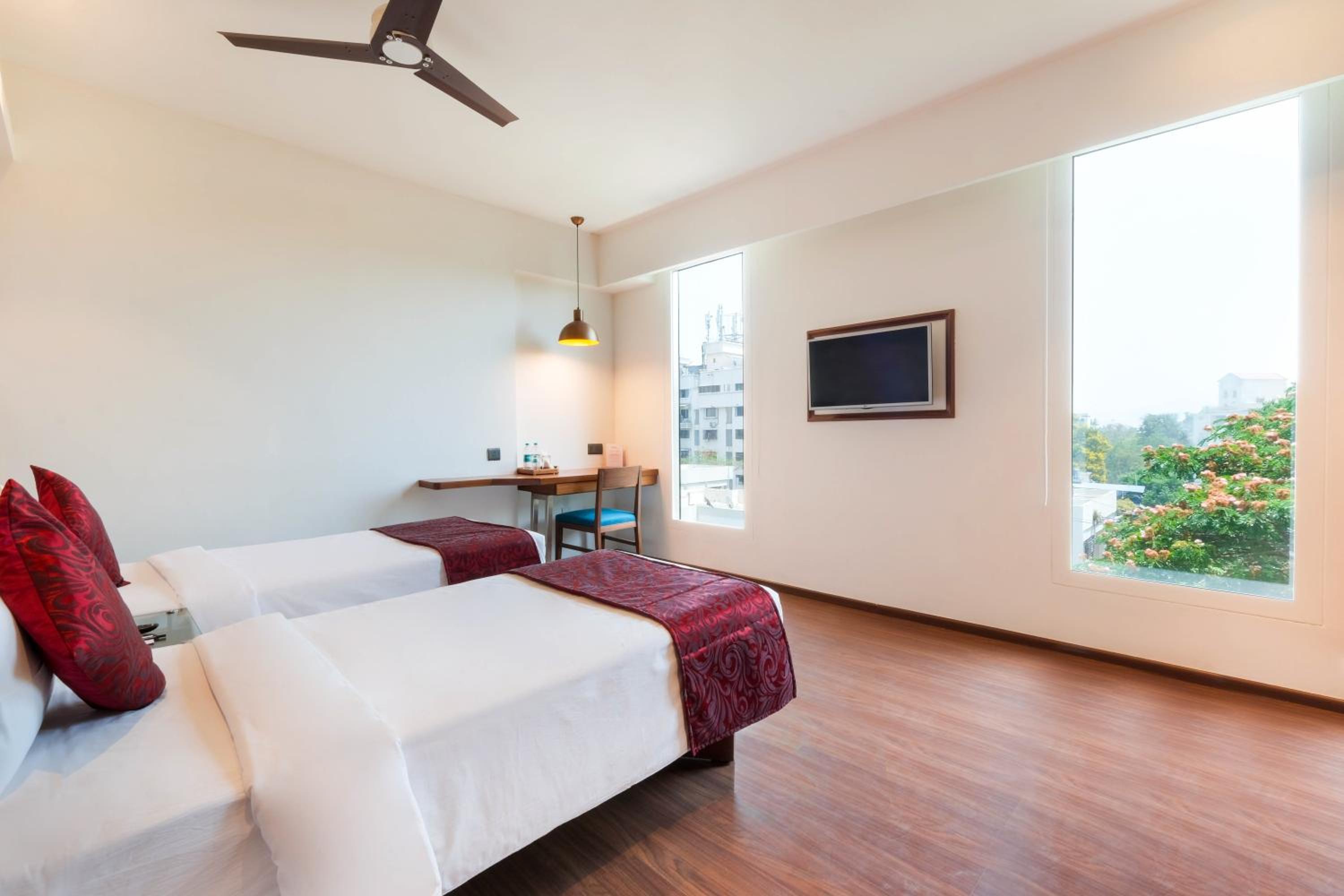 Standard Double or Twin Room - Photo 7