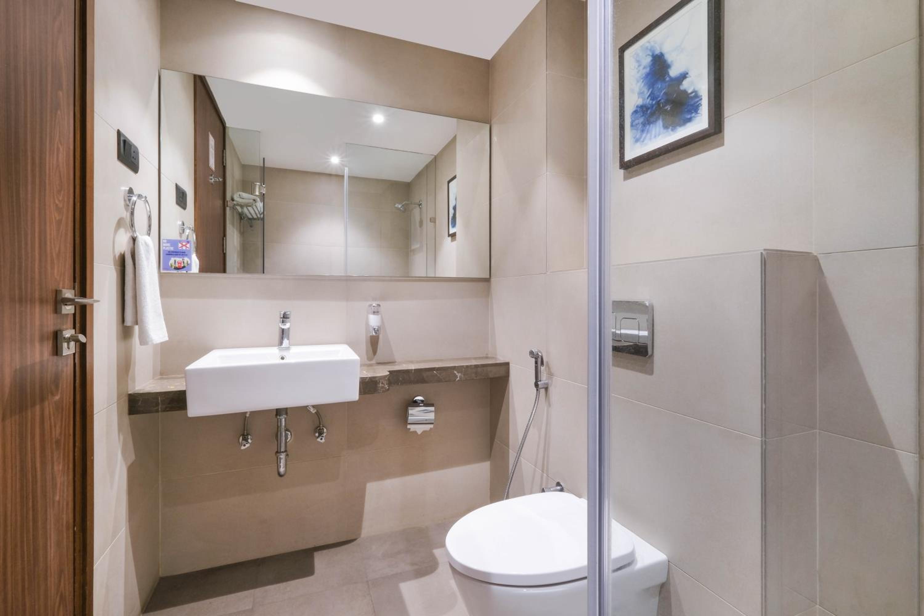 Standard Double or Twin Room - Photo 3