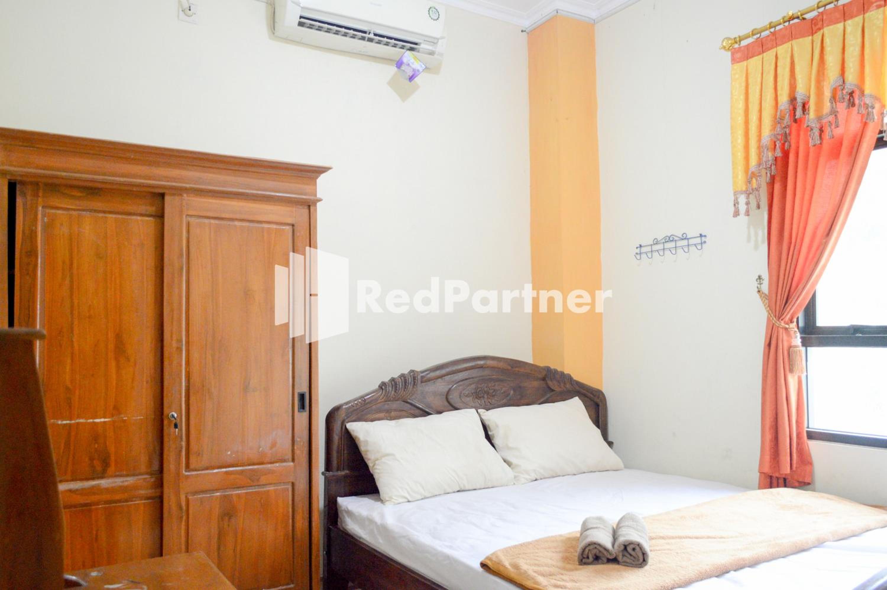 Standard Double Room - Photo 9