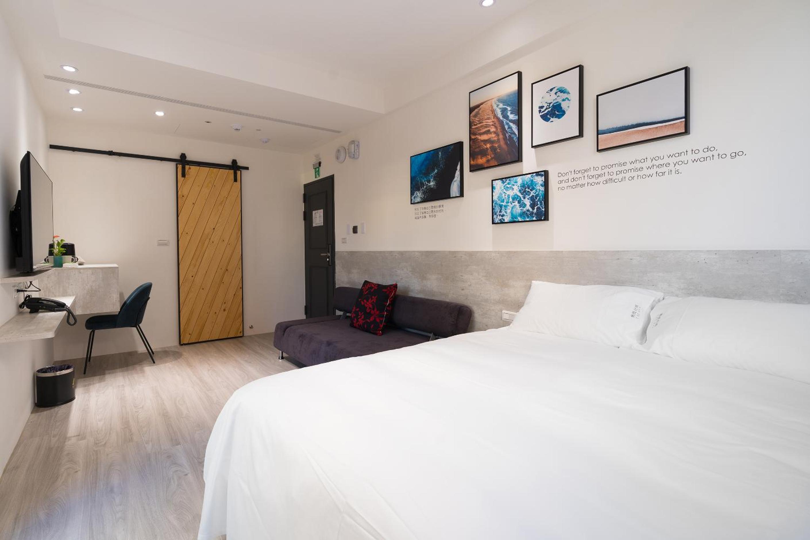 Triple Room with Balcony - Photo 10