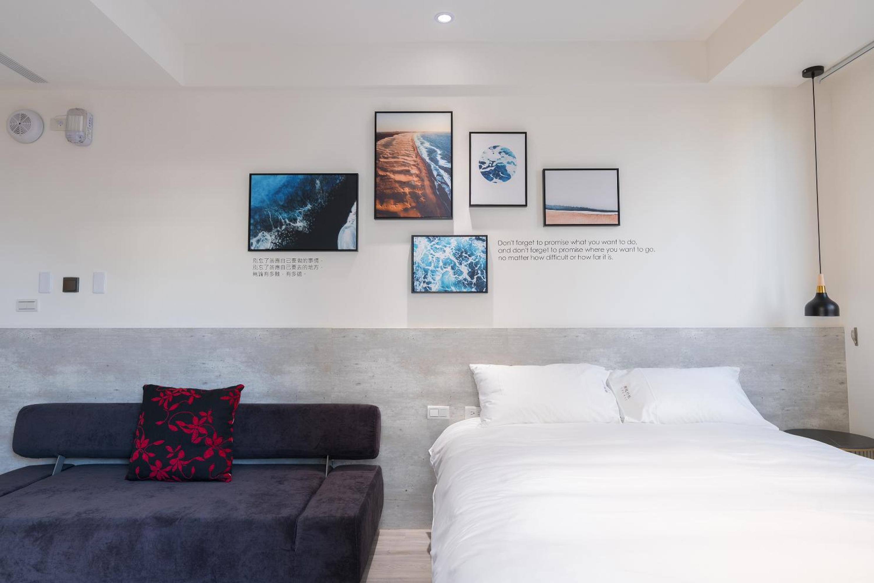 Triple Room with Balcony - Photo 9