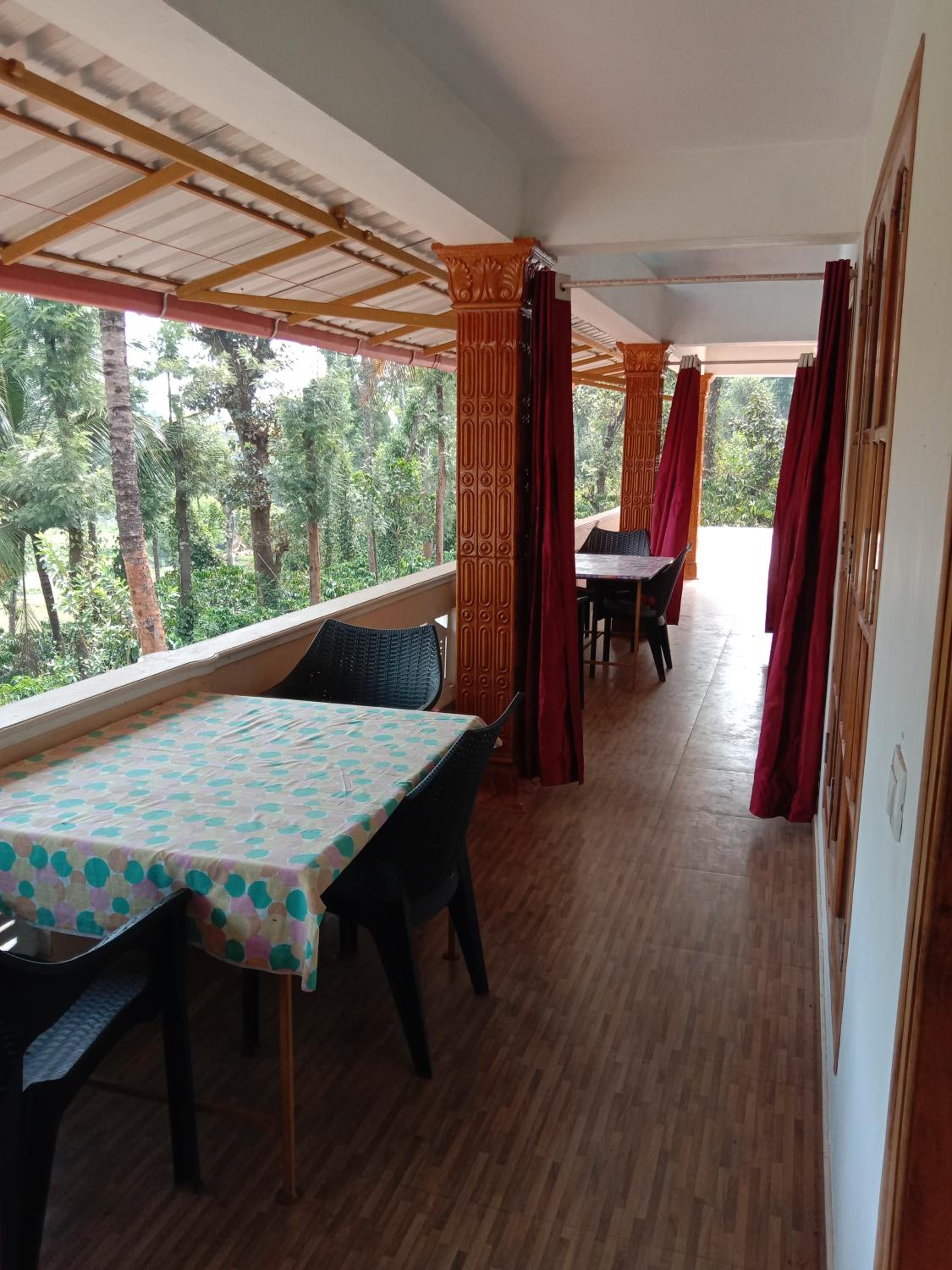 Quadruple Room with Mountain View photo 3