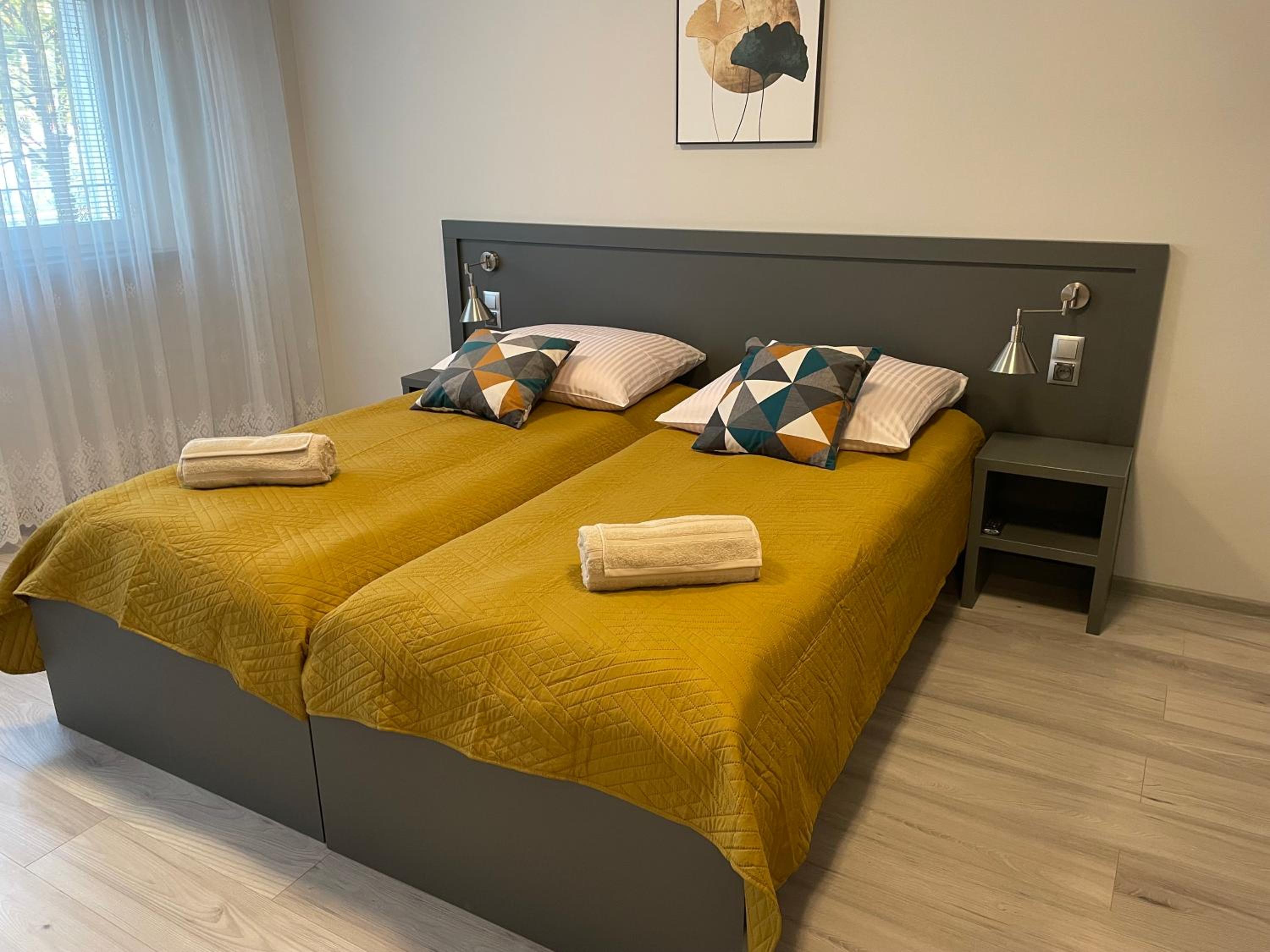 Double Room with Private Bathroom - Photo 19