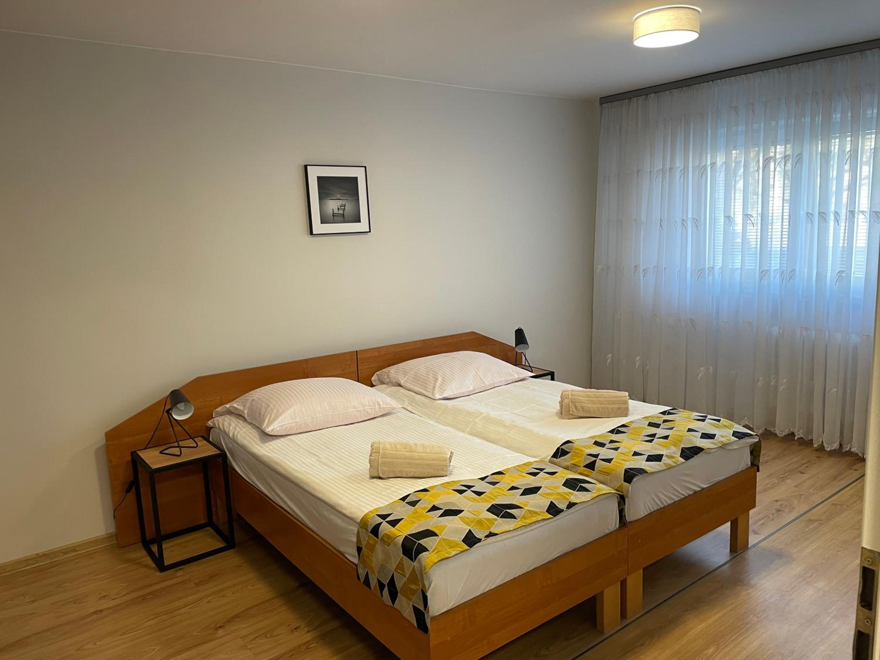 Double Room with Private Bathroom - Photo 2