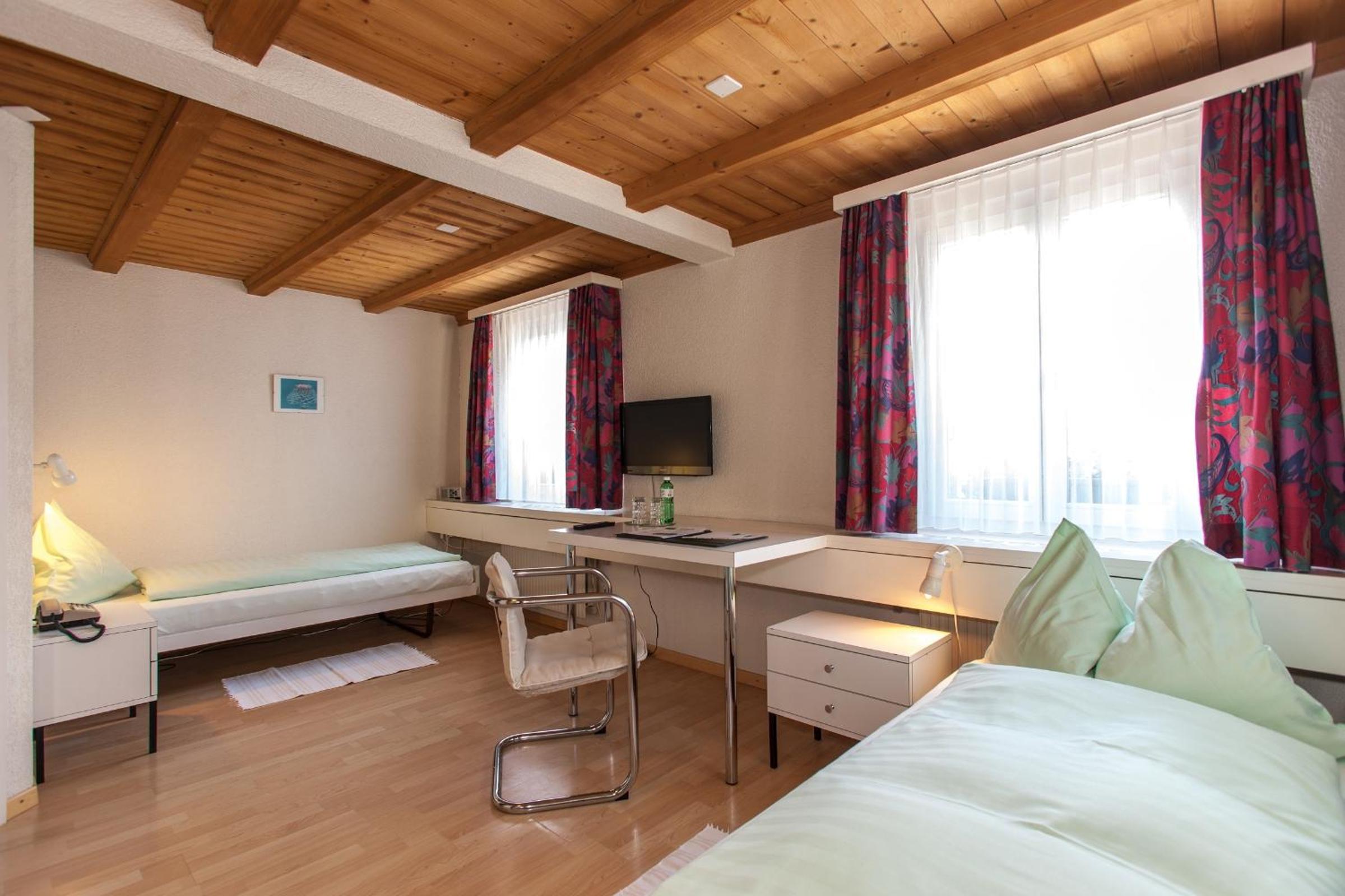 Standard Twin Room photo 1