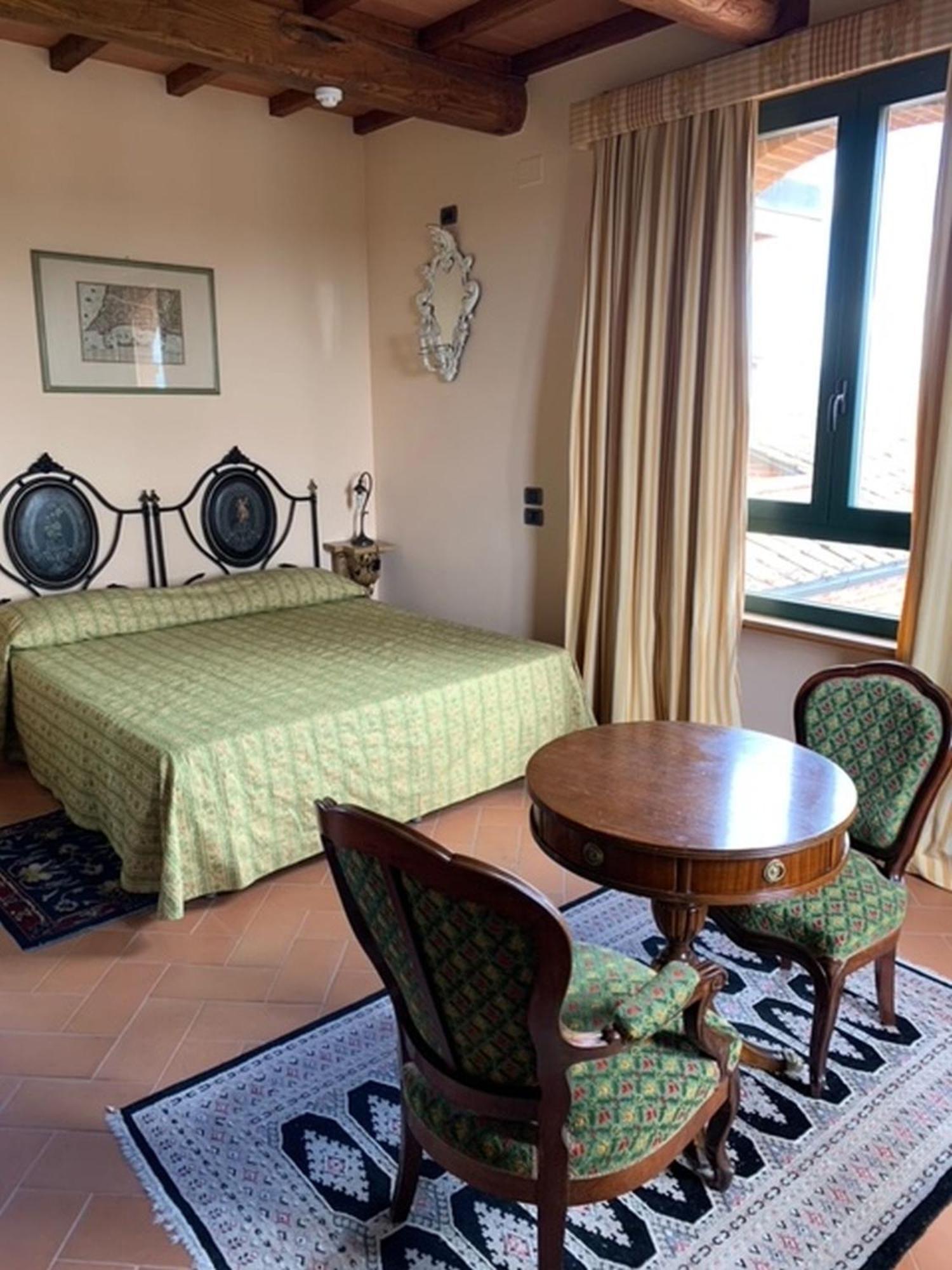 Deluxe Room - Photo 14