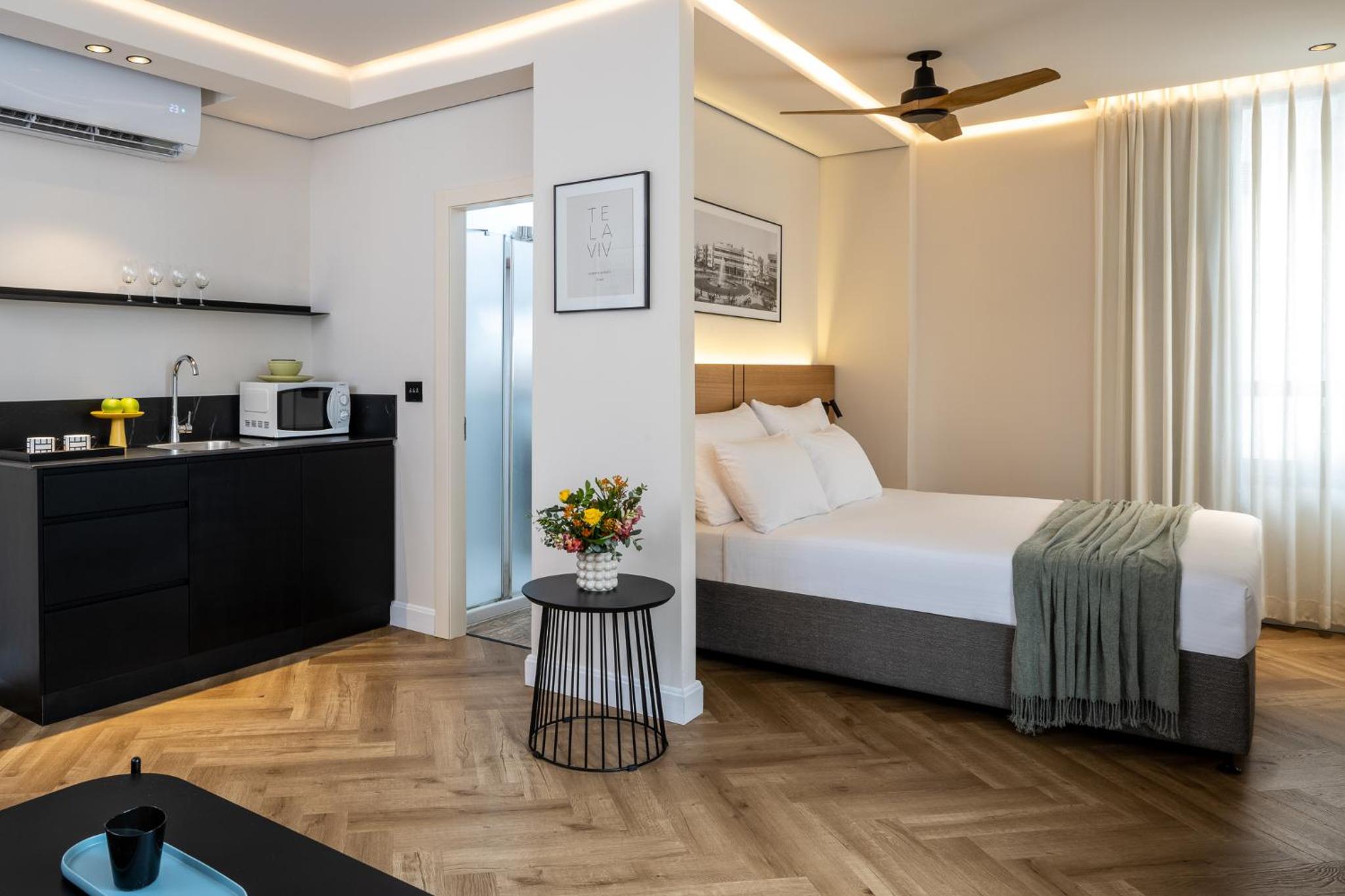 Deluxe Suite - Photo 7