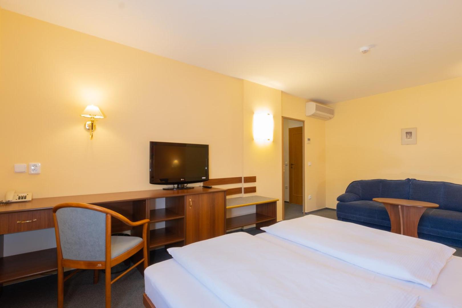Standard Double Room - Photo 1