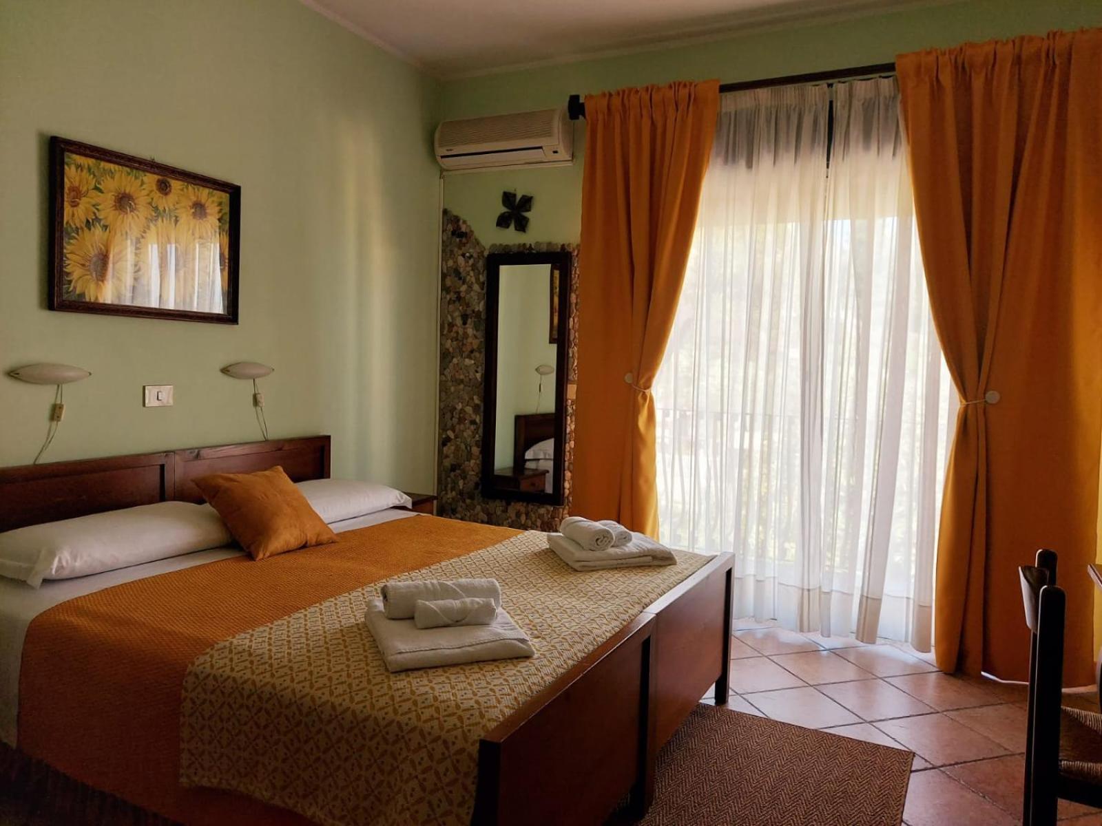 Large Double Room photo 3