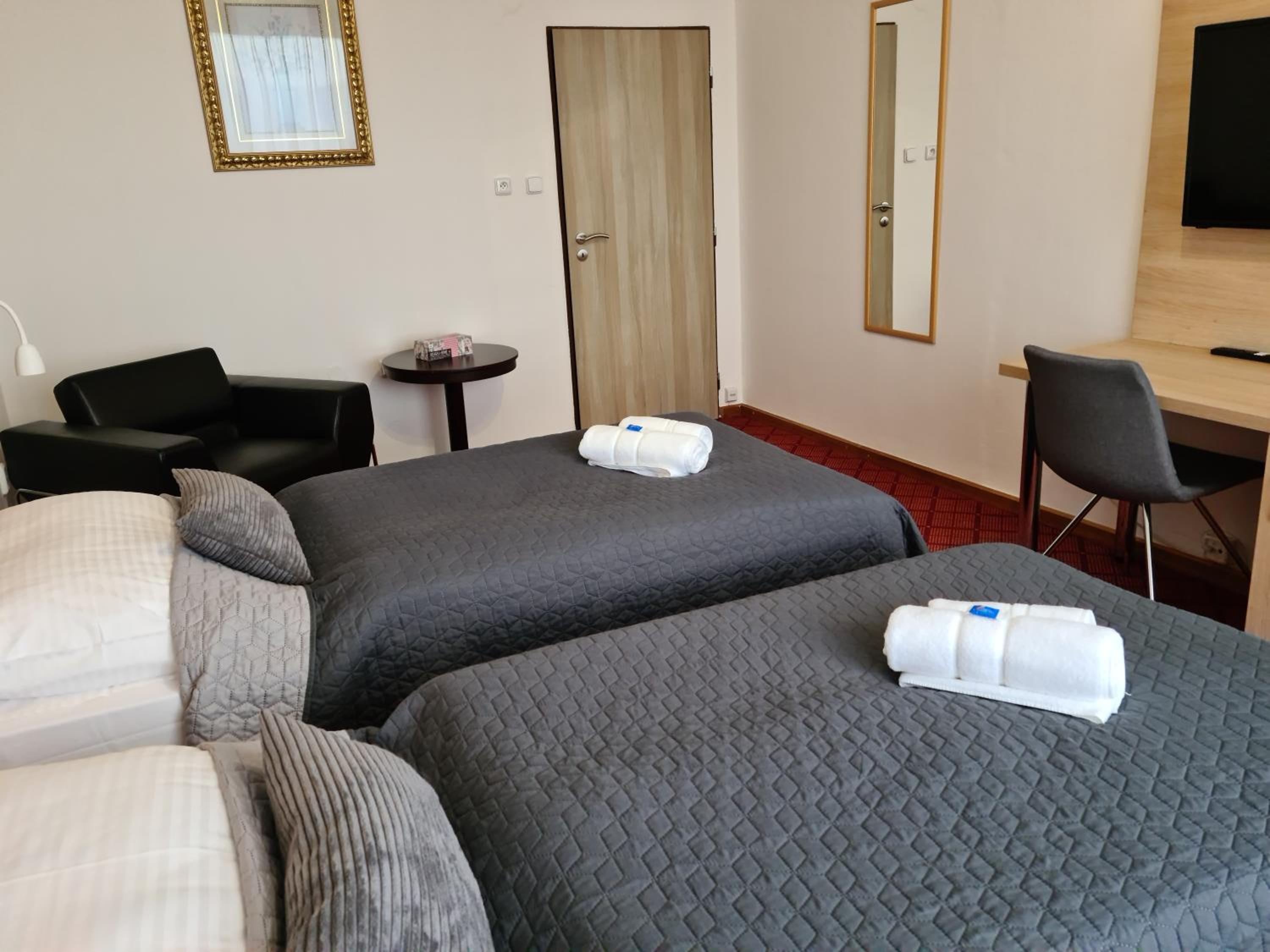 Deluxe Twin Room - Photo 2