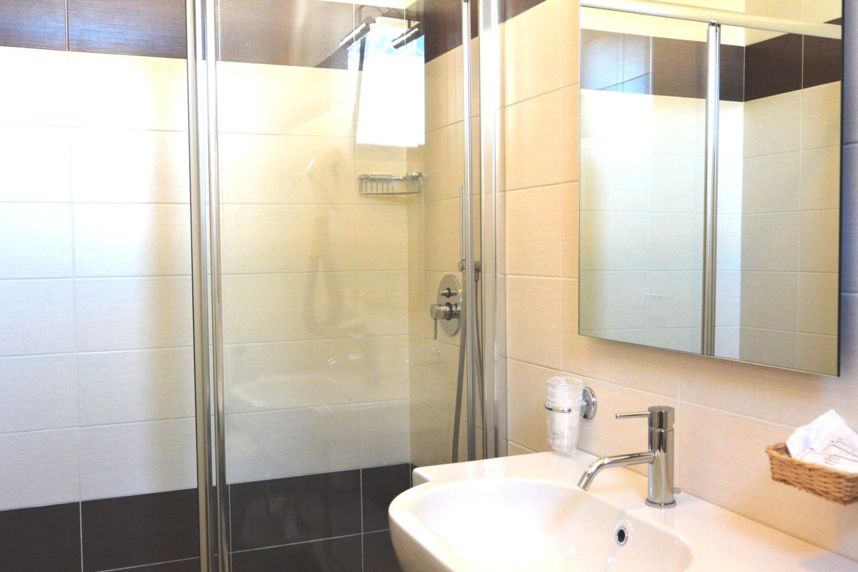 Triple Room - Photo 6