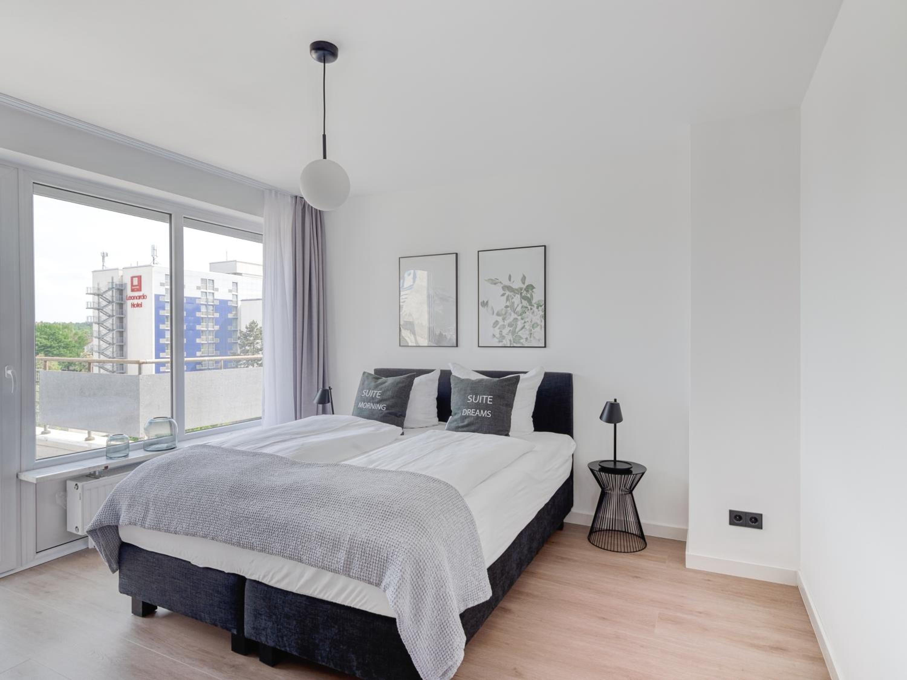Three-Bedroom Suite with Terrace - Photo 3