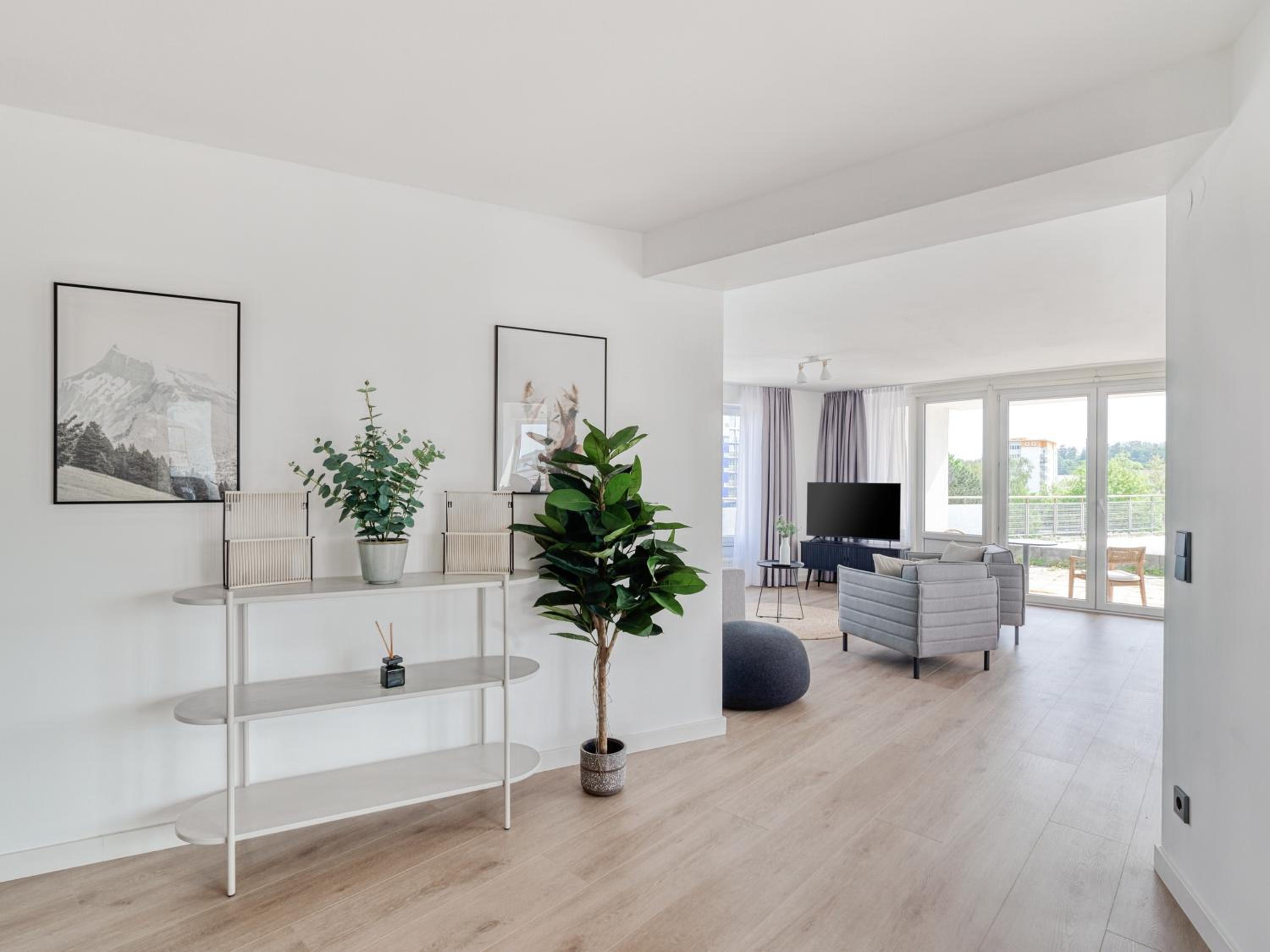 Three-Bedroom Suite with Terrace - Photo 2
