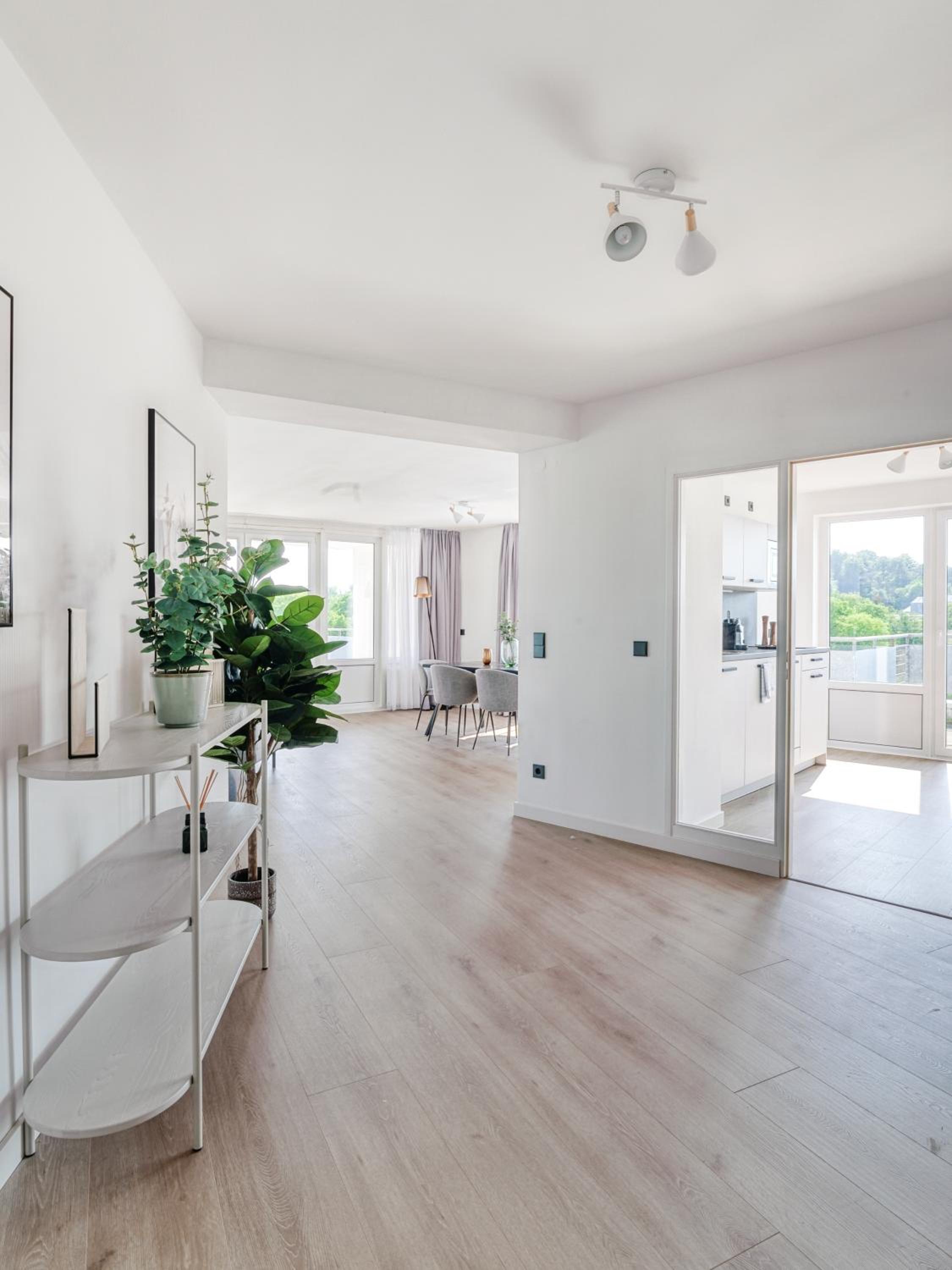 Three-Bedroom Suite with Terrace - Photo 31