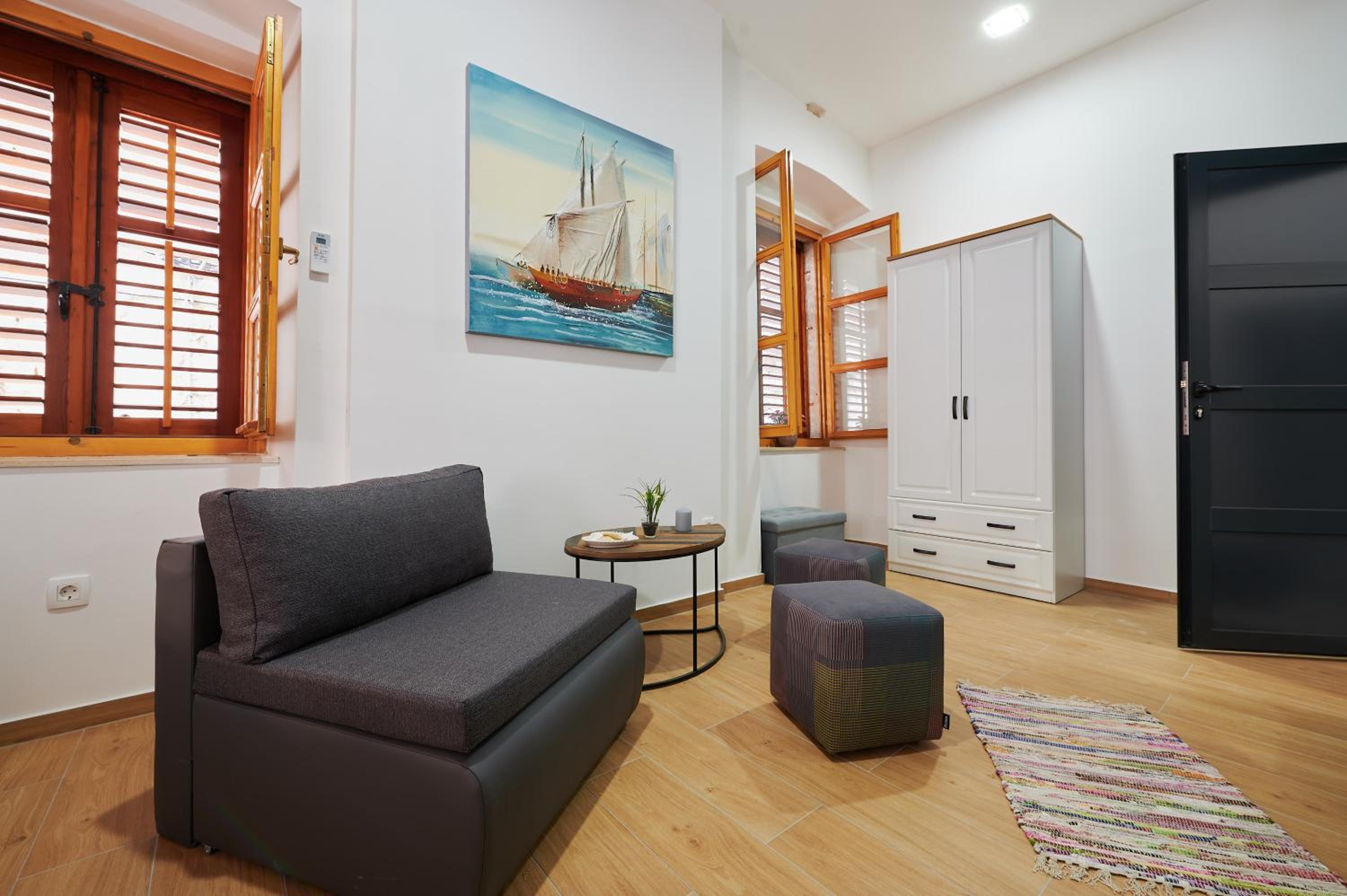 Deluxe Double Room (2 Adults + 1 Child)
