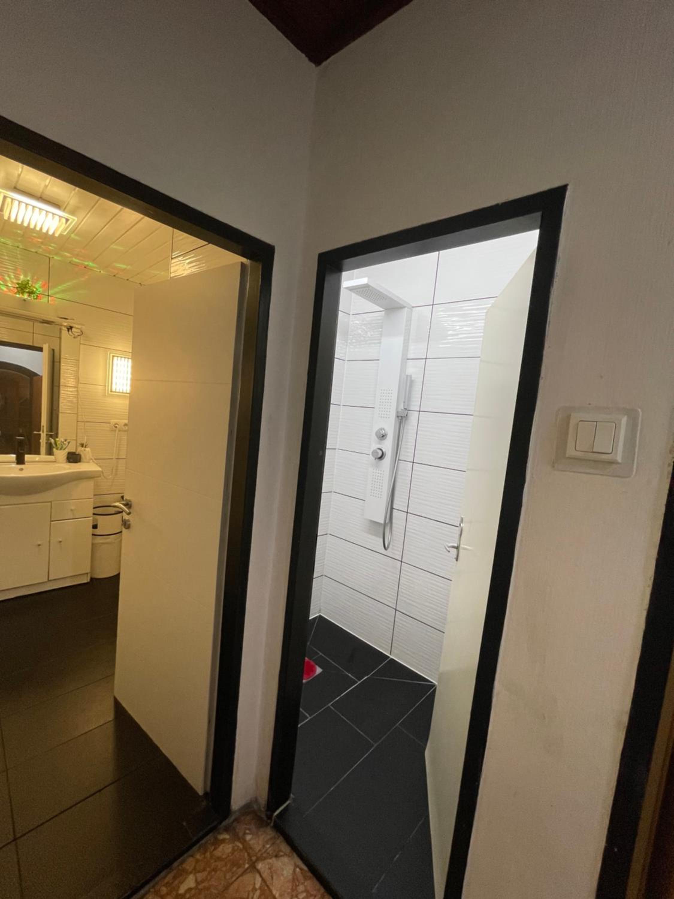 Deluxe Room - Photo 5