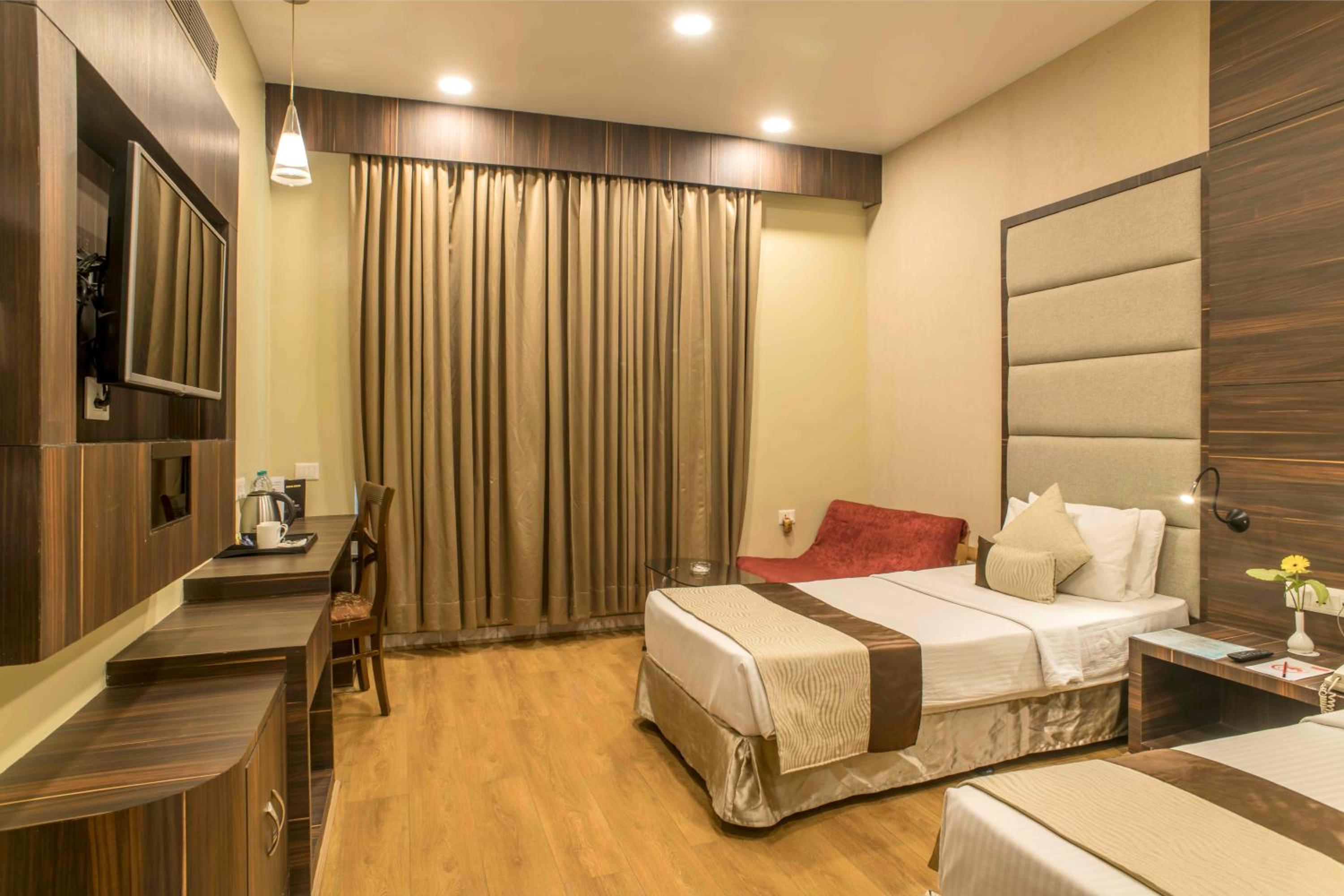 Deluxe Double or Twin Room - Photo 3