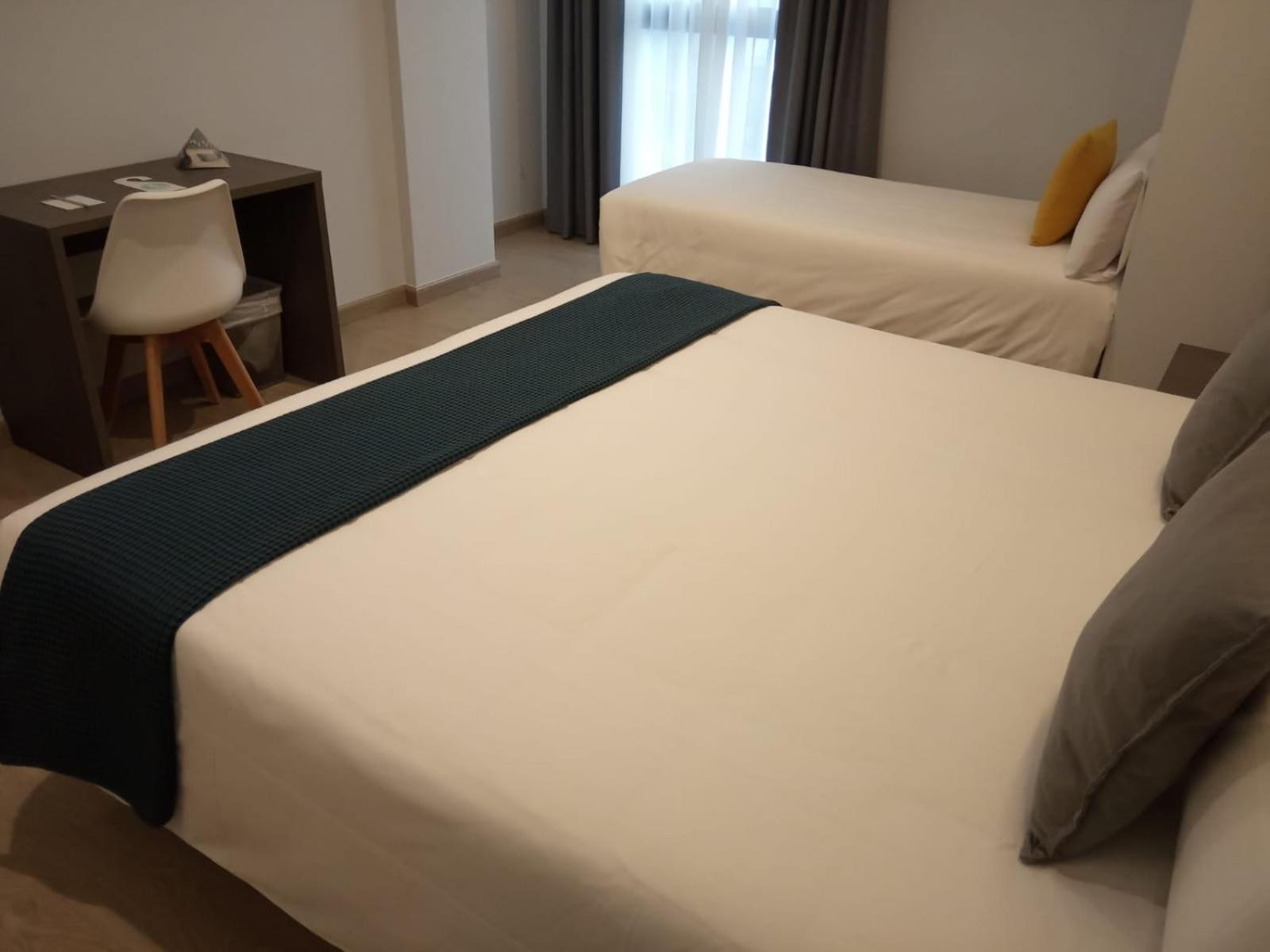 Twin Room with Extra Bed photo 3
