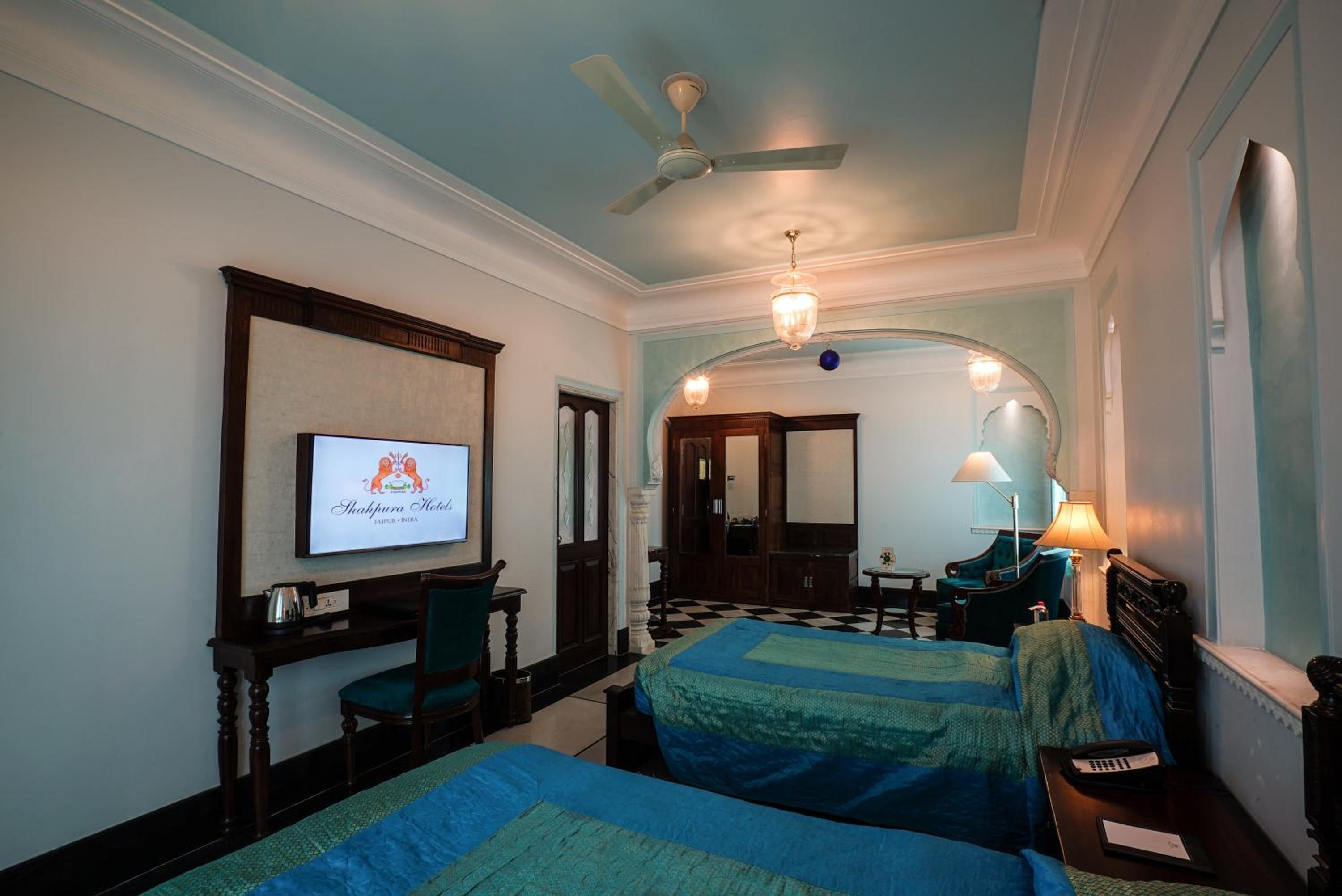Suite: 20% off on session of Spa, 10% off on food & beverage services, 15 % off On Laundry