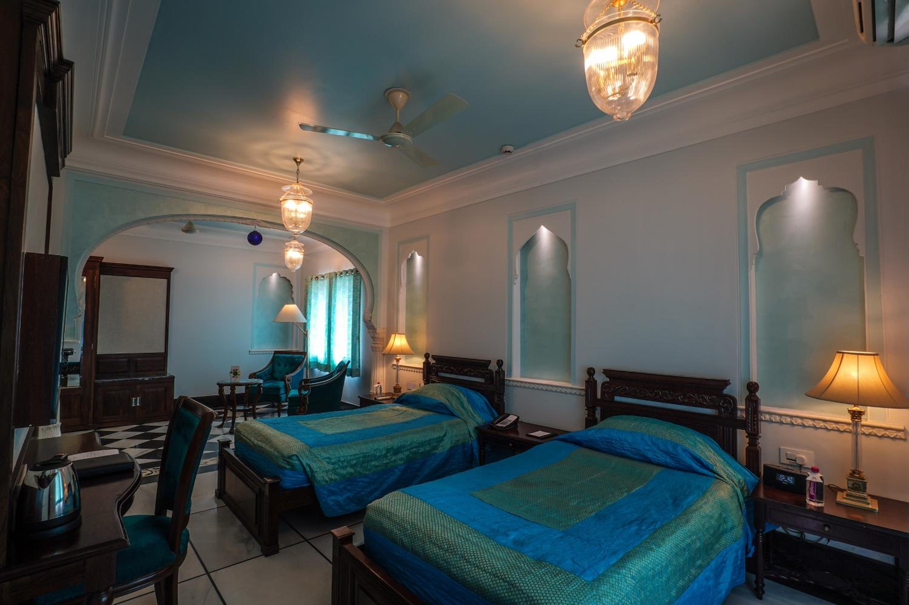 Suite: 20% off on session of Spa, 10% off on food & beverage services, 15 % off On Laundry photo 2