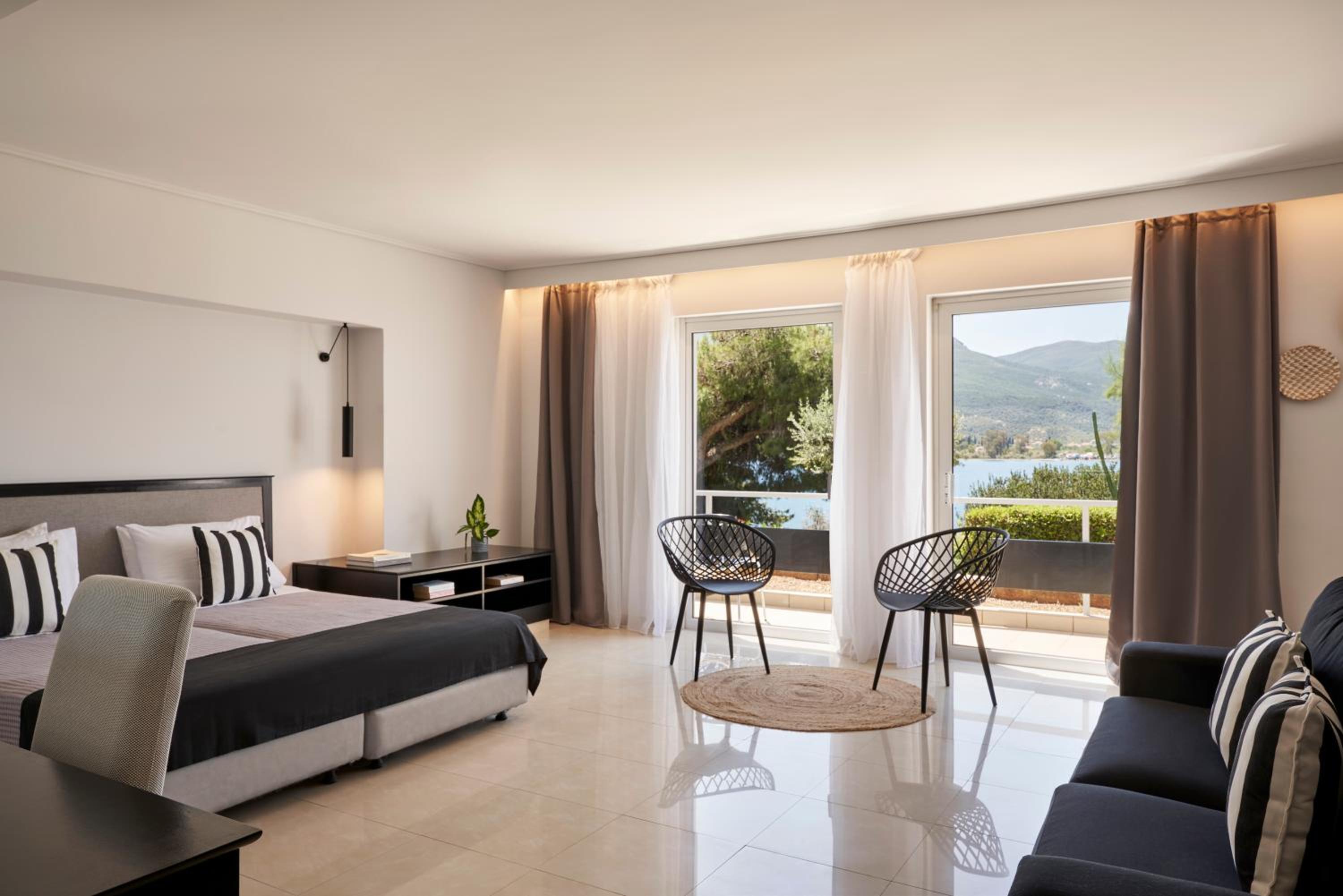 Senior Suite with Sea View - Photo 1