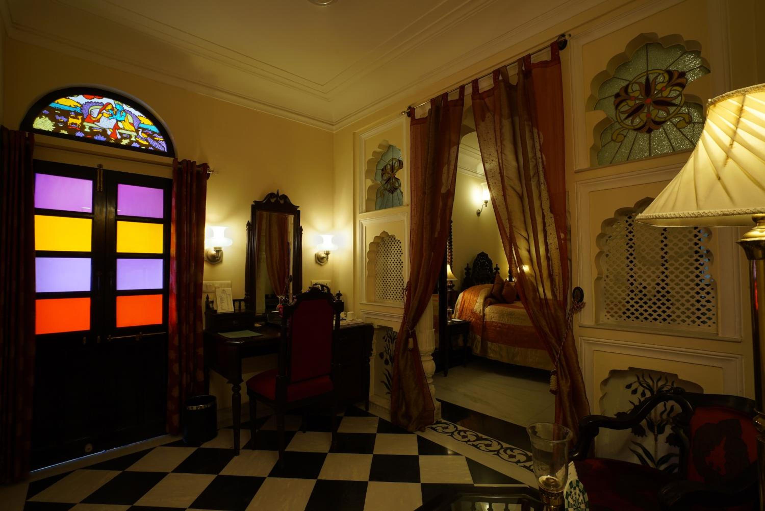 Royal Suite: 20% off on session of Spa, 10% off on food & beverage services, 15 % off On Laundry photo 3