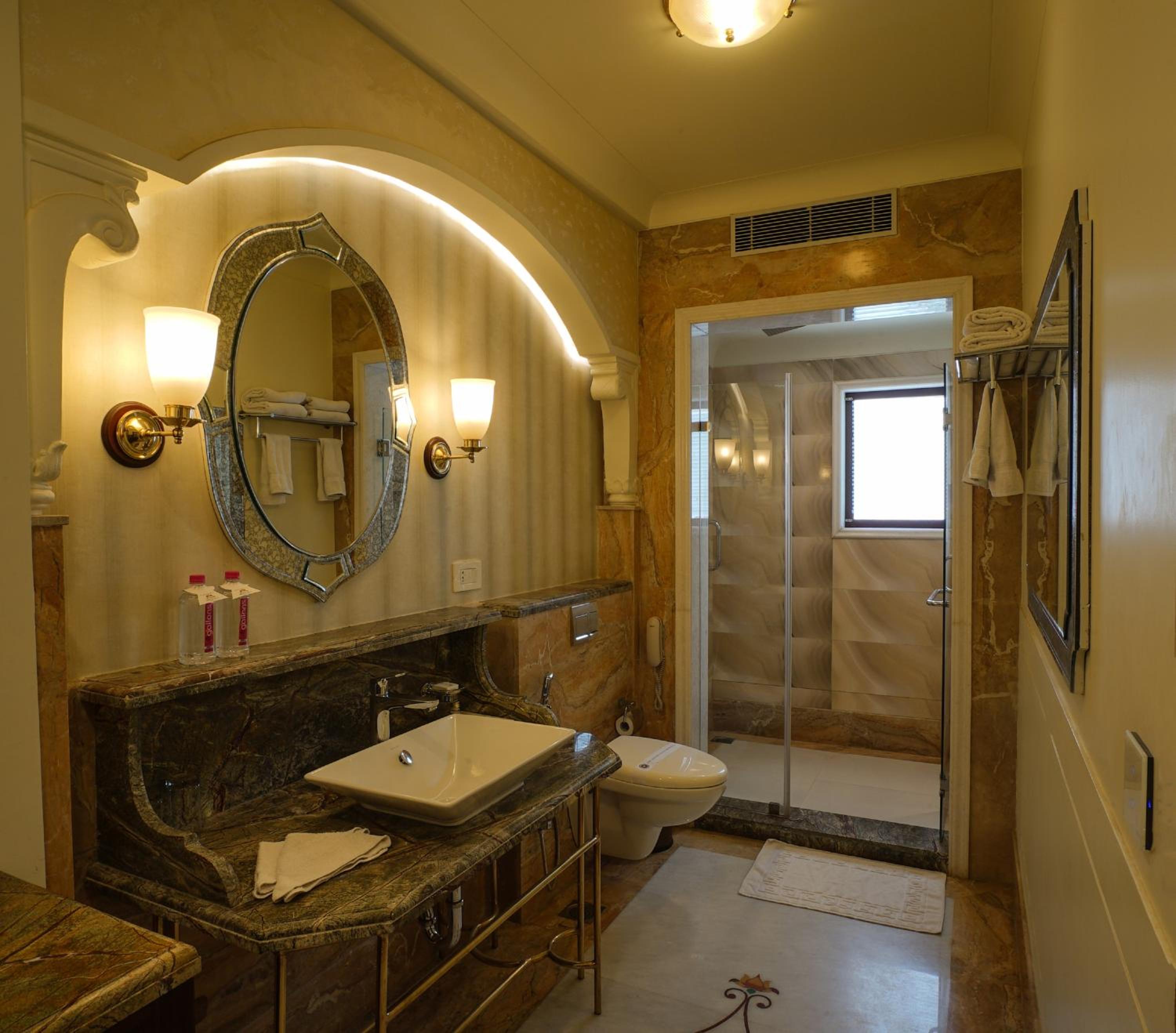 Royal Suite: 20% off on session of Spa, 10% off on food & beverage services, 15 % off On Laundry Royal Suite: 20% off on session of Spa, 10% off on food & beverage services, 15 % off On Laundry