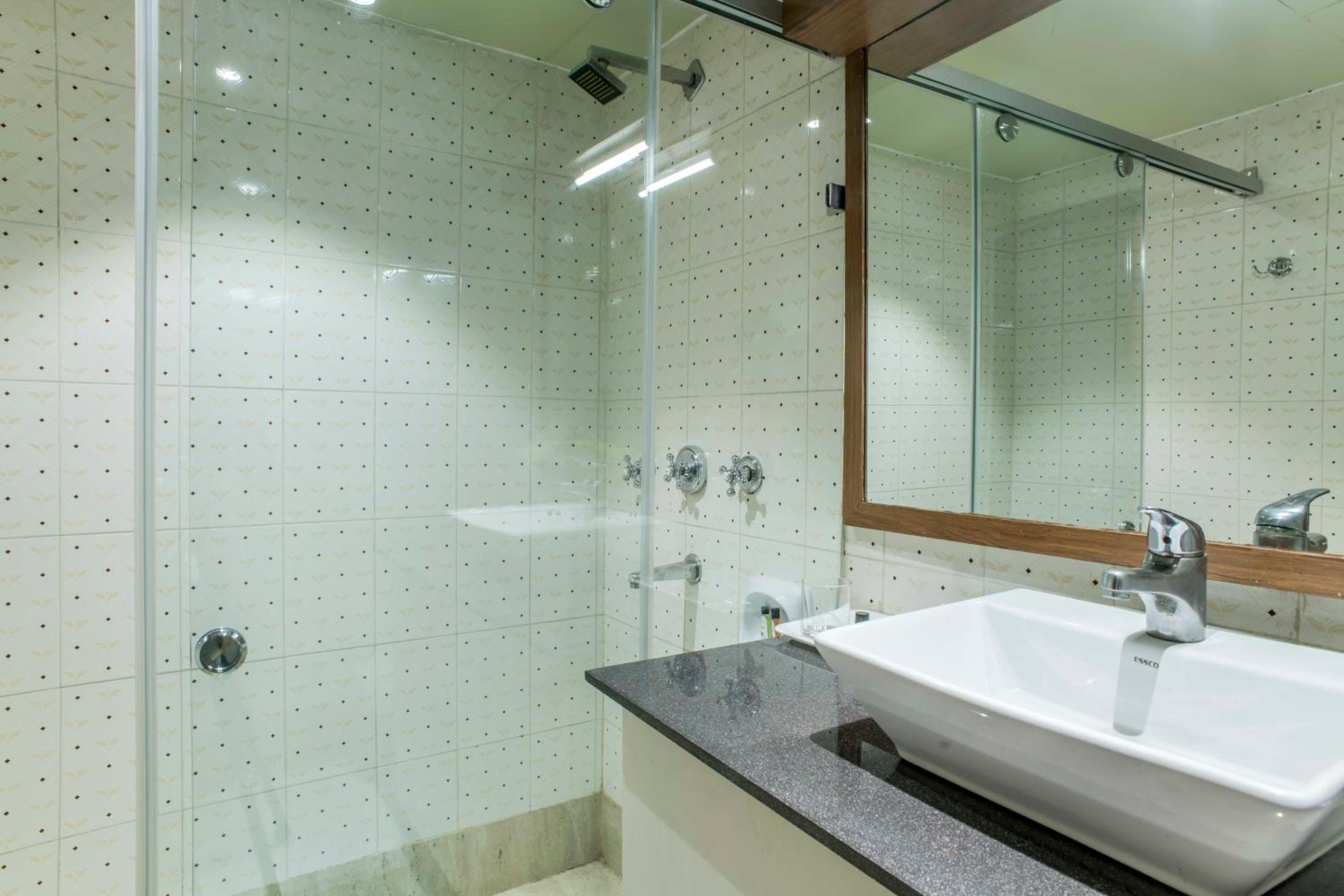 Double or Twin Room - Photo 4