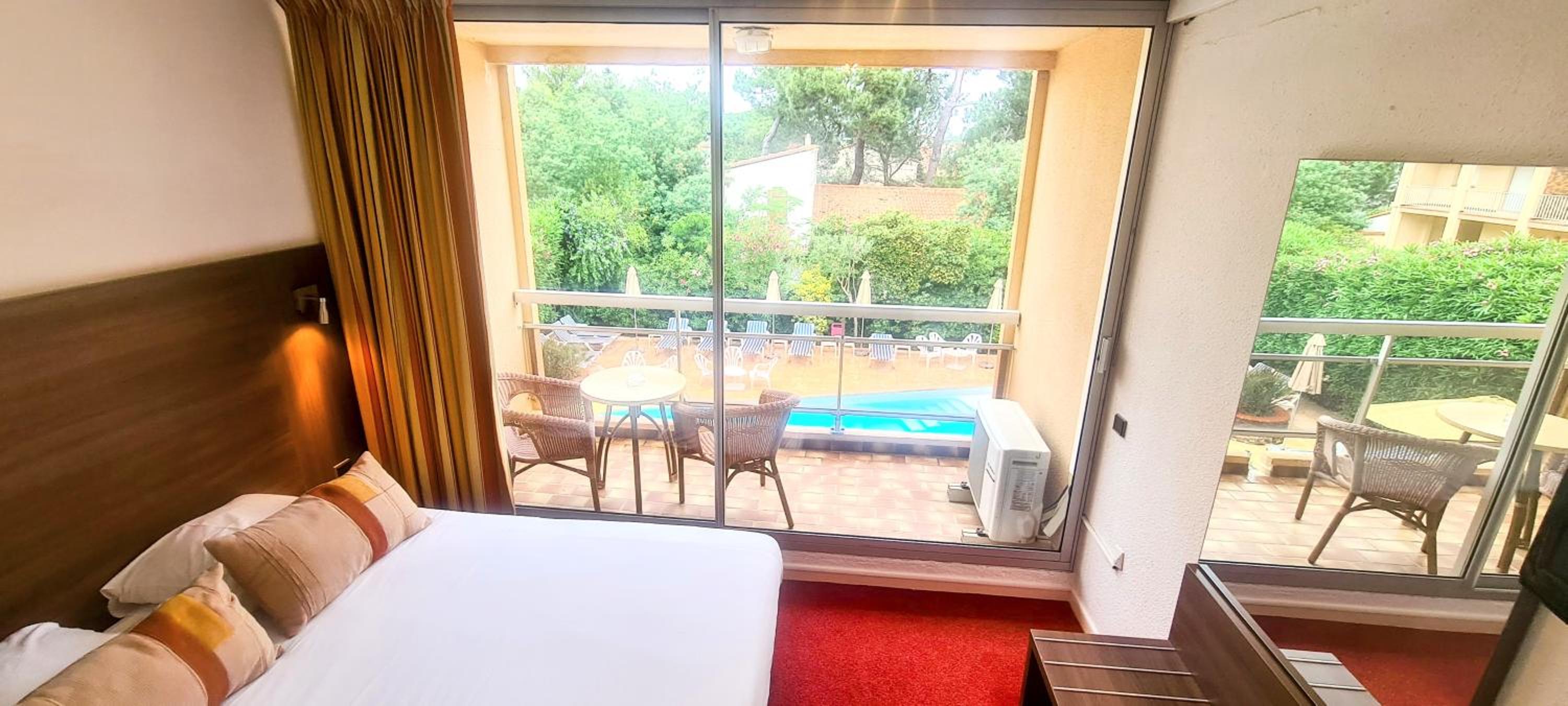 Family Suite with Terrace - Photo 6