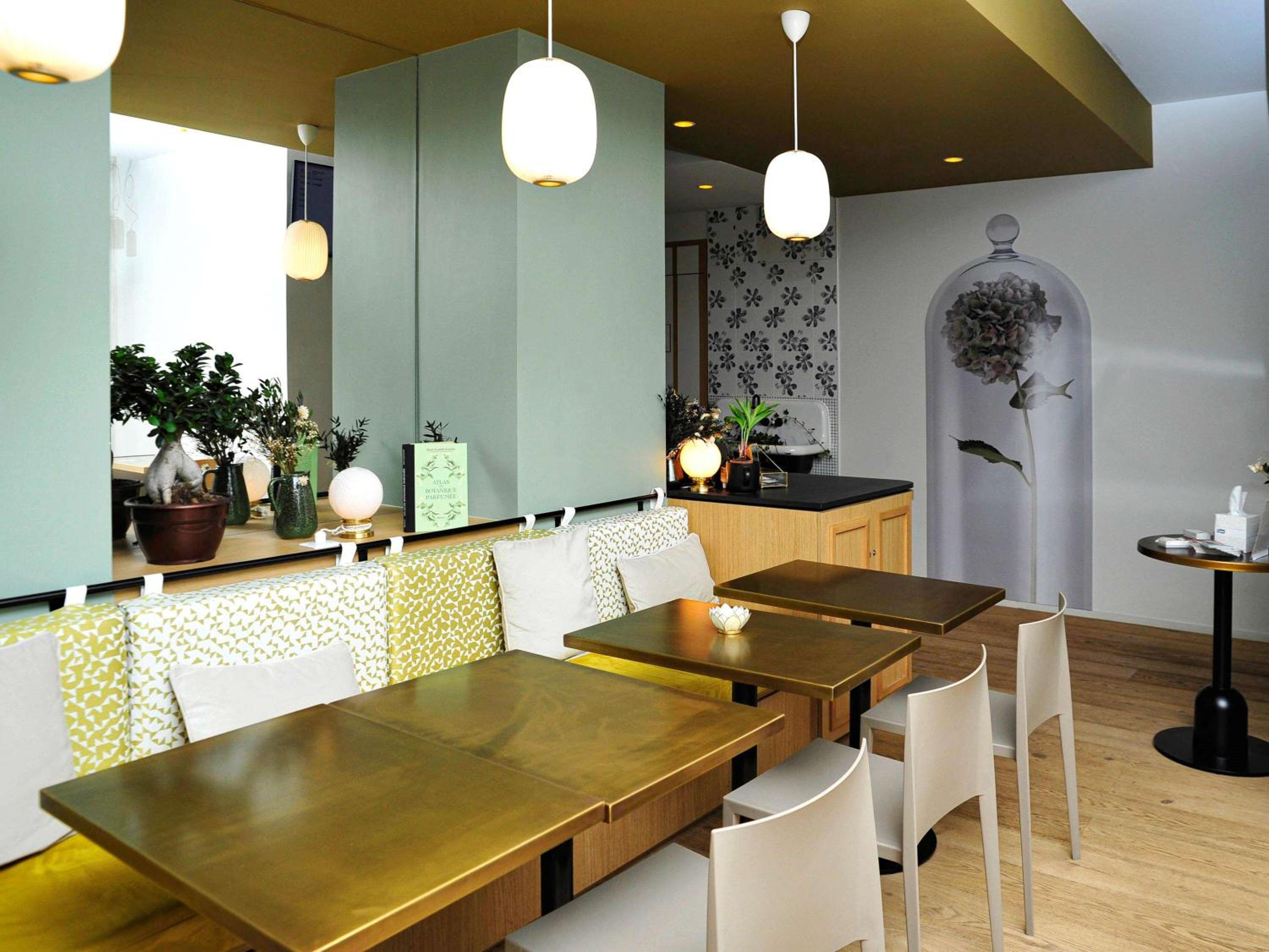 Standard Twin Room thumbnail 6