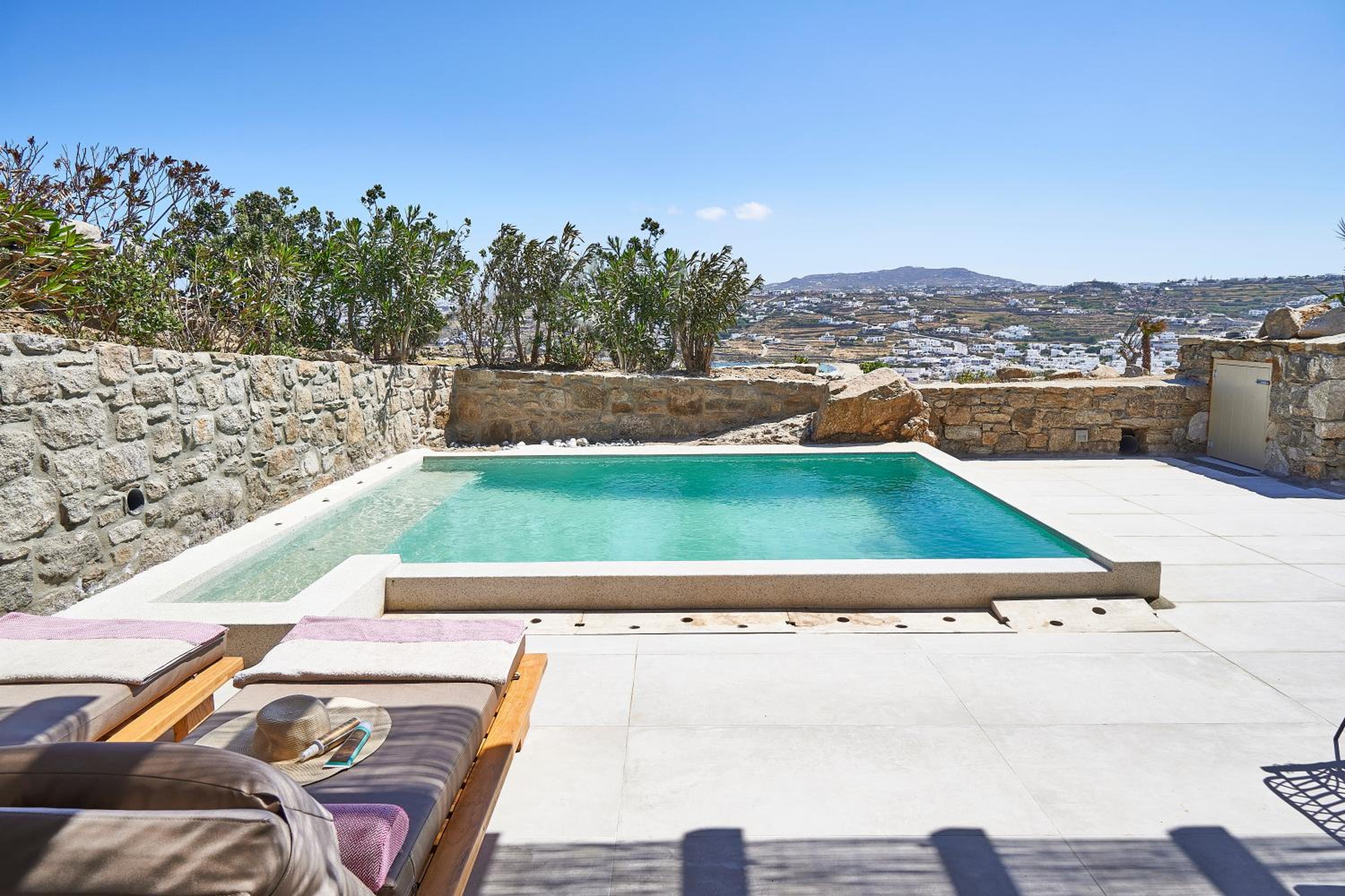Villa with Private Pool - Photo 13