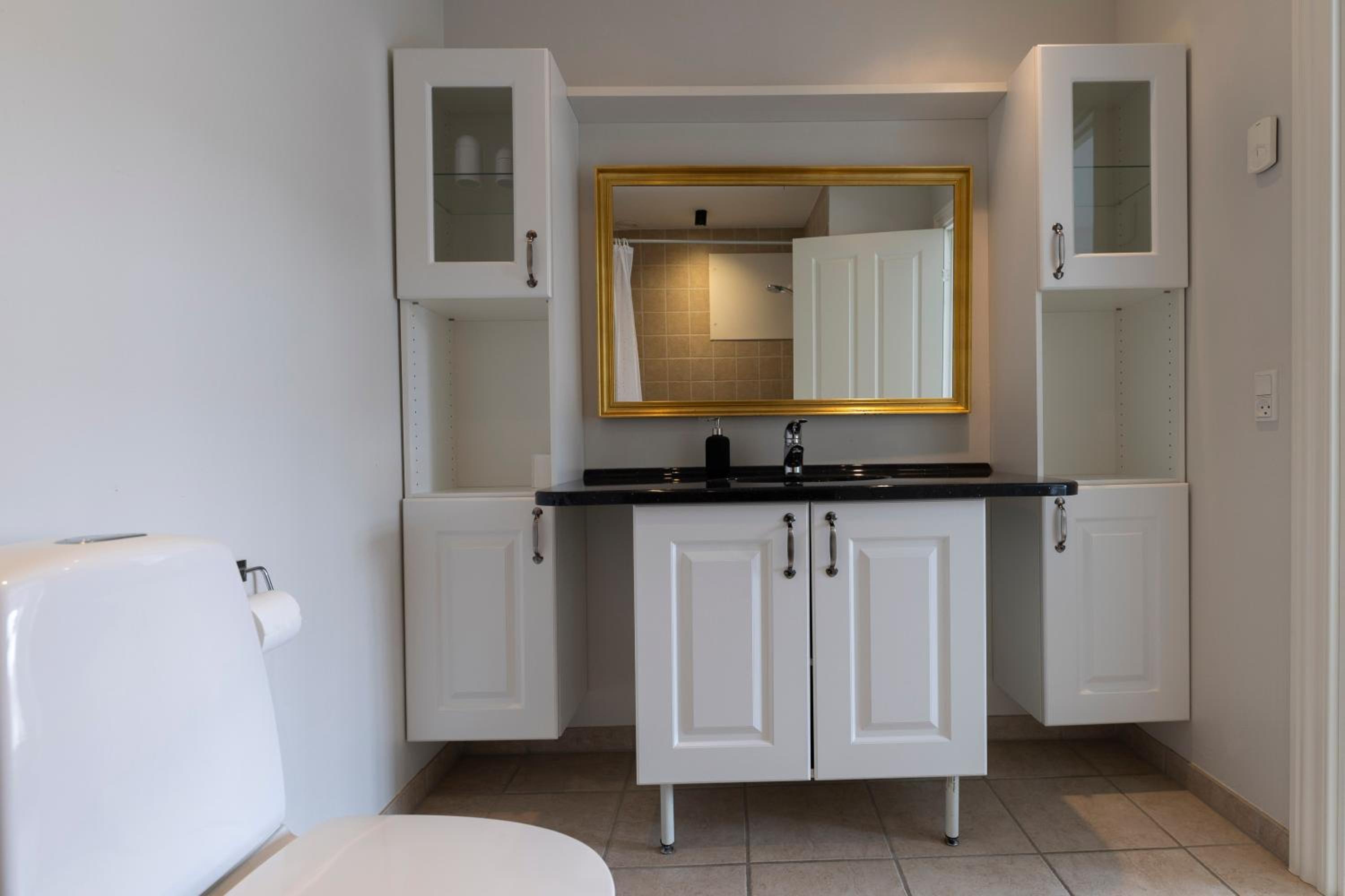 Two-Bedroom Apartment (5 Adults) photo 3