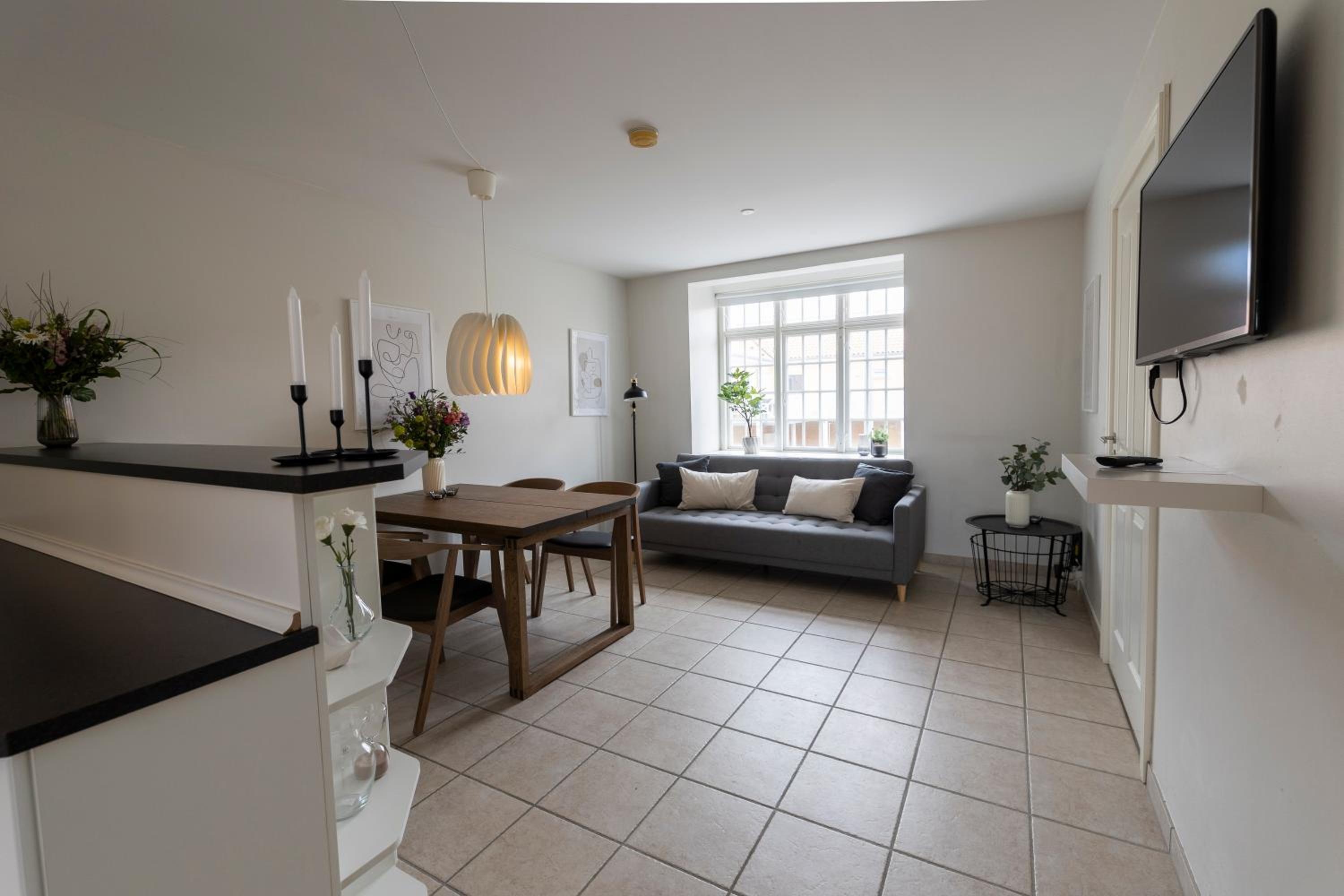 Two-Bedroom Apartment (5 Adults) photo 1