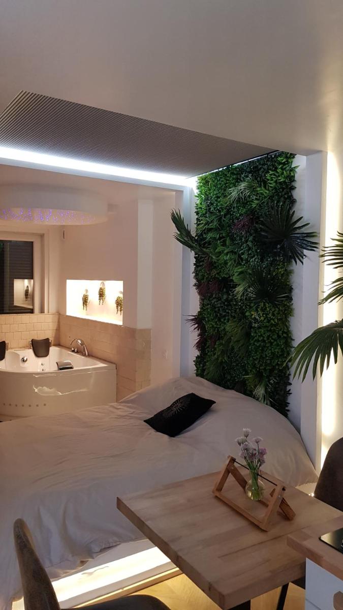 Apartment with Garden View - Photo 8