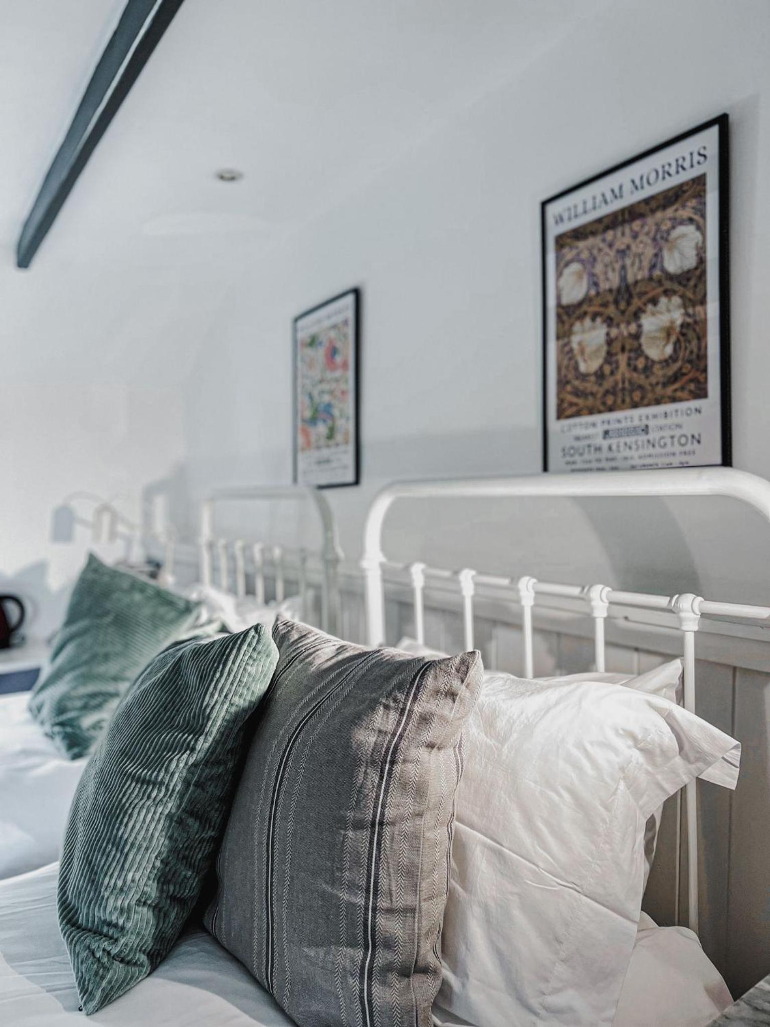 Standard Twin Room with Garden View - Photo 5