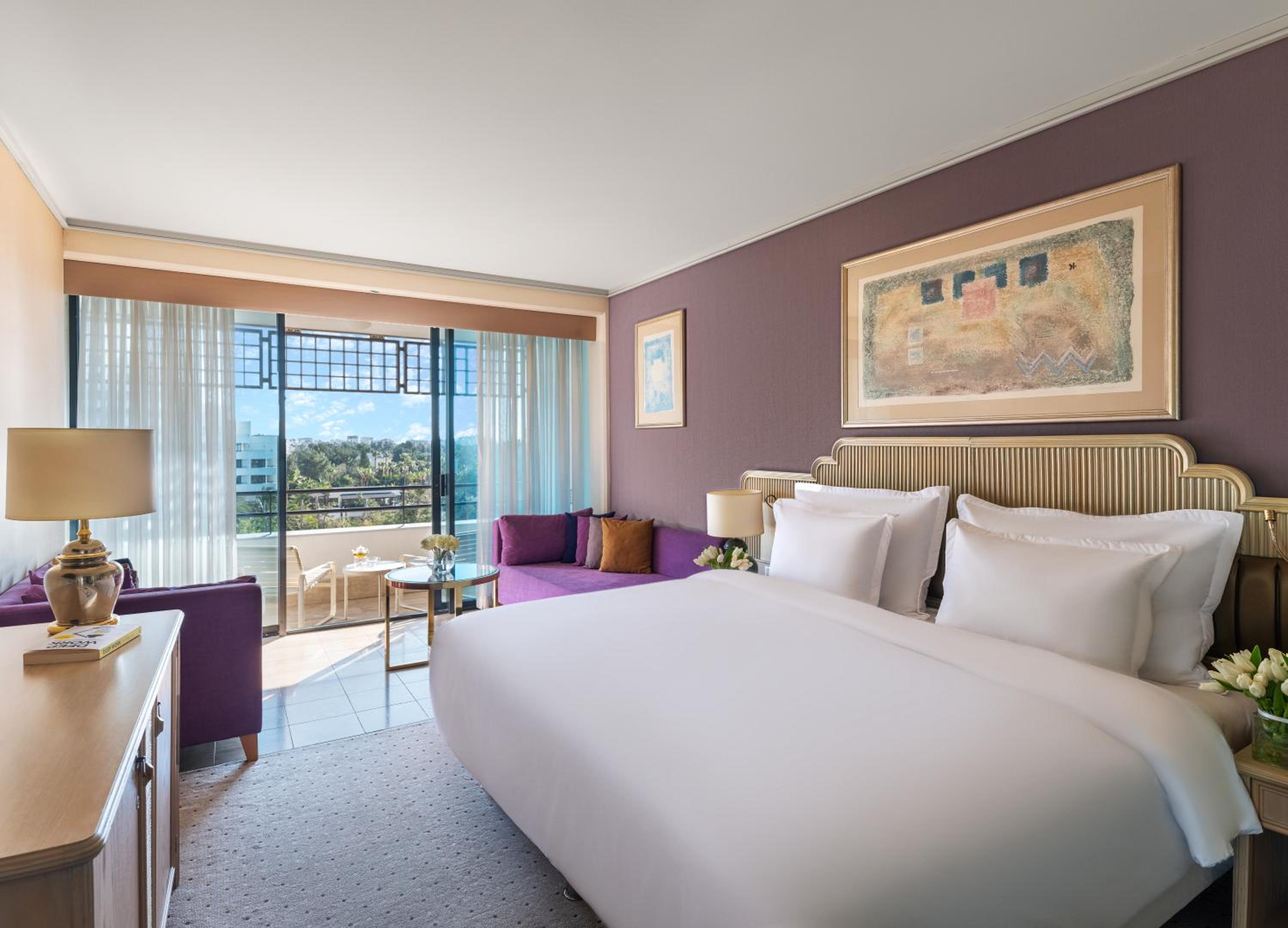 Comfort Twin Room with Two Sofa Beds and City View photo 1