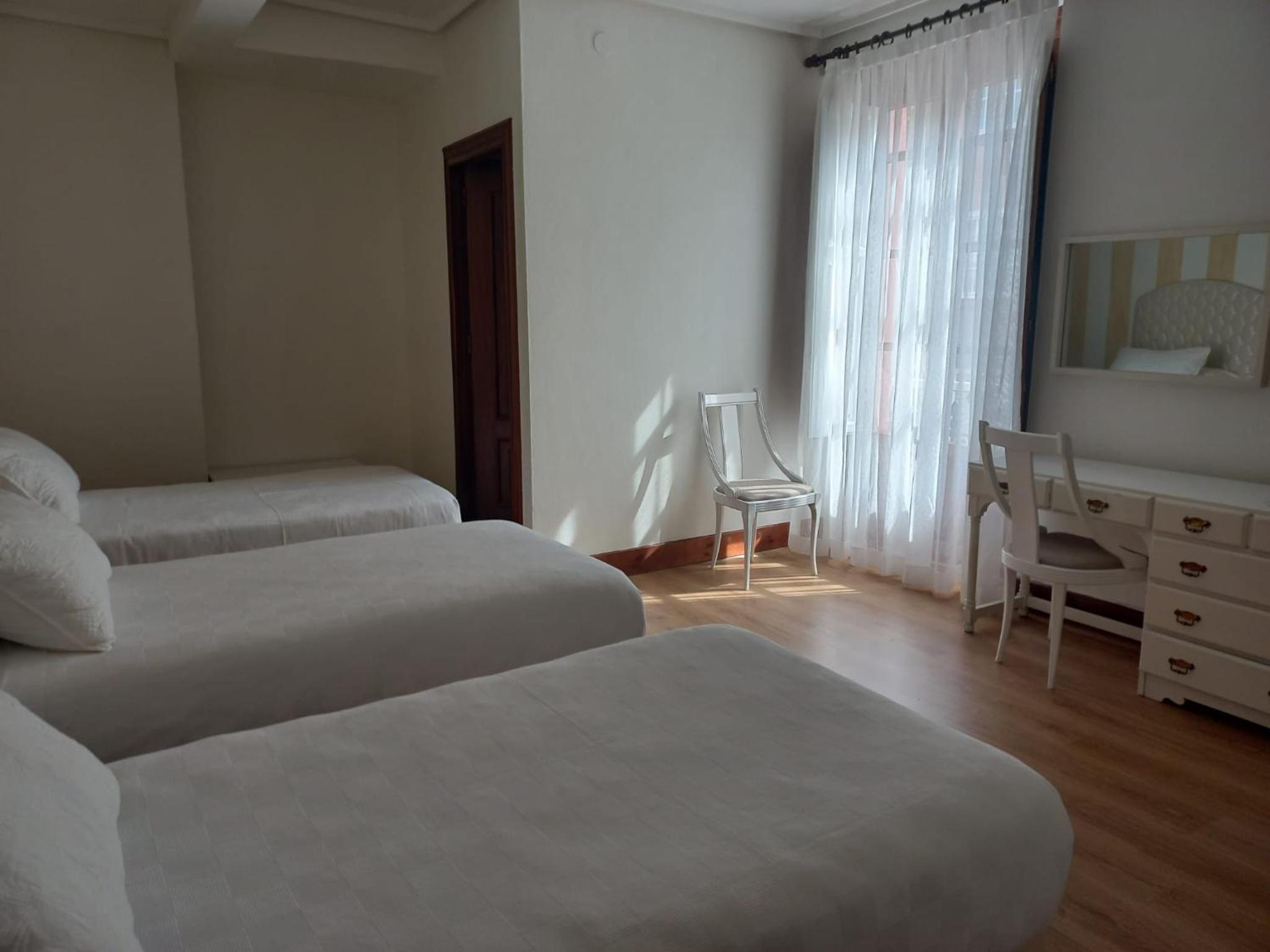 Habitación Doble con Cama Extra (3 Adultos)