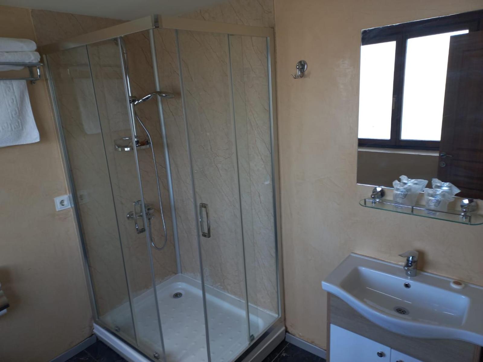 Double or Twin Room with Harbor View photo 3