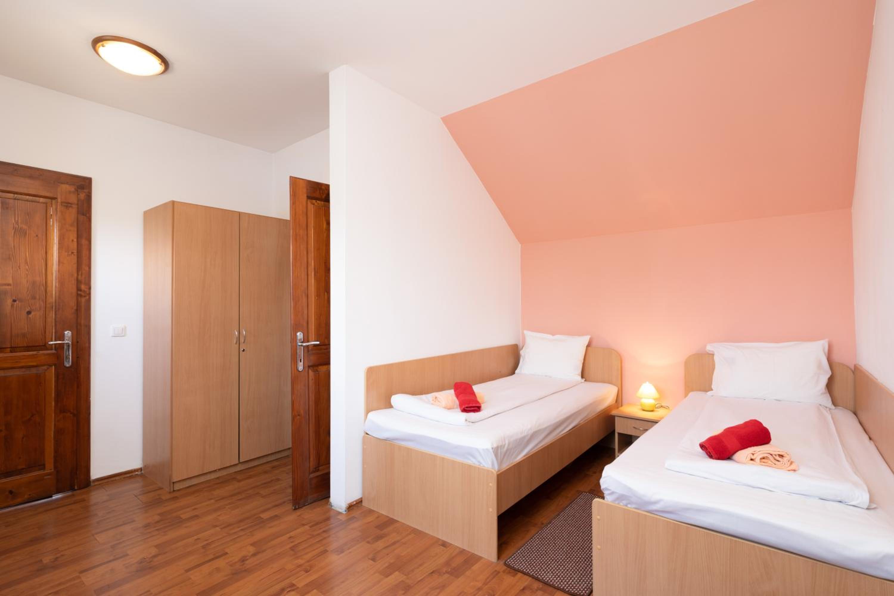 Double or Twin Room - Photo 6