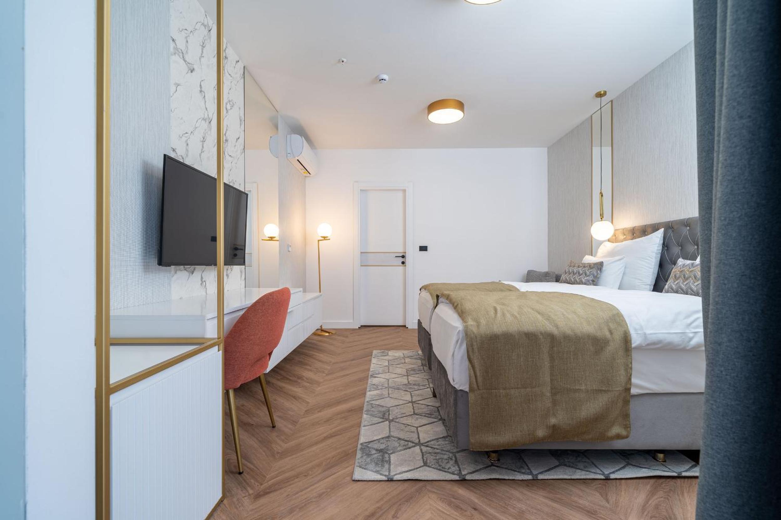 Double Room with Extra Bed - Photo 4