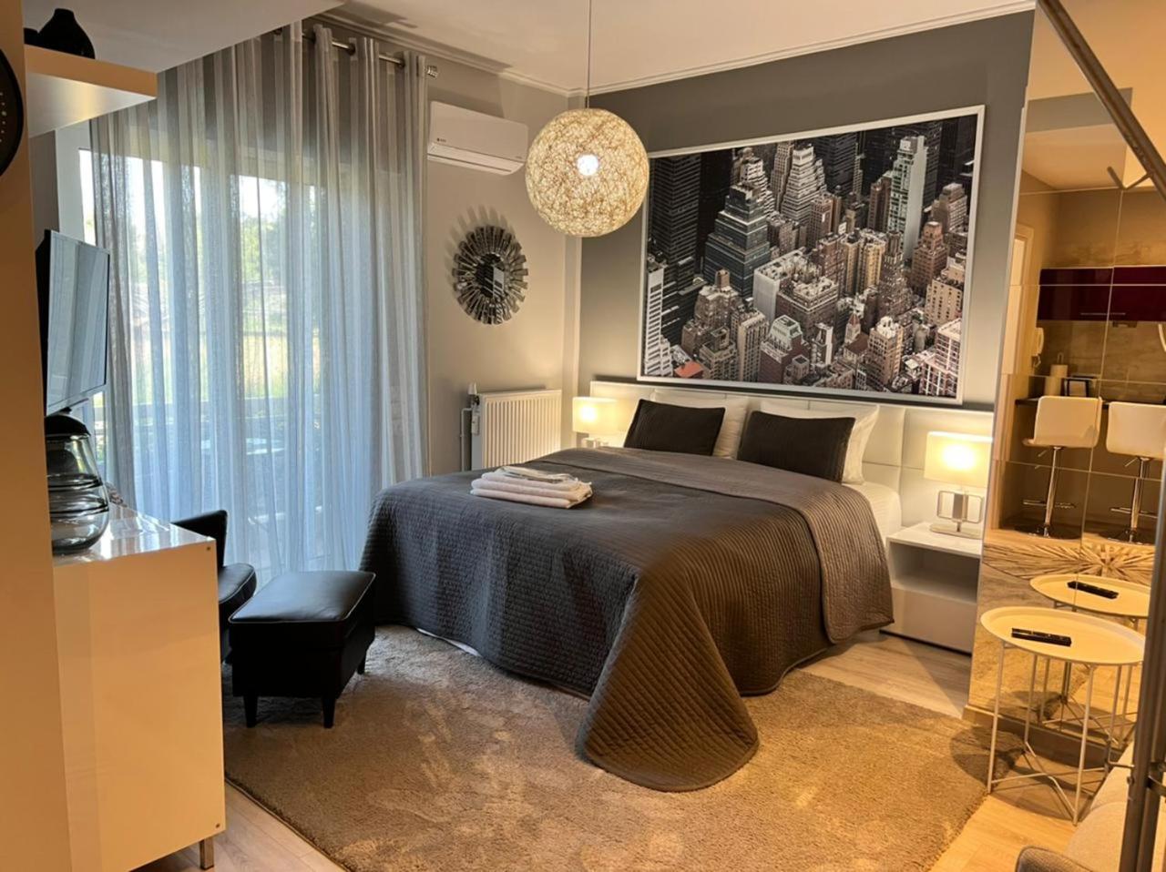 Deluxe Apartment