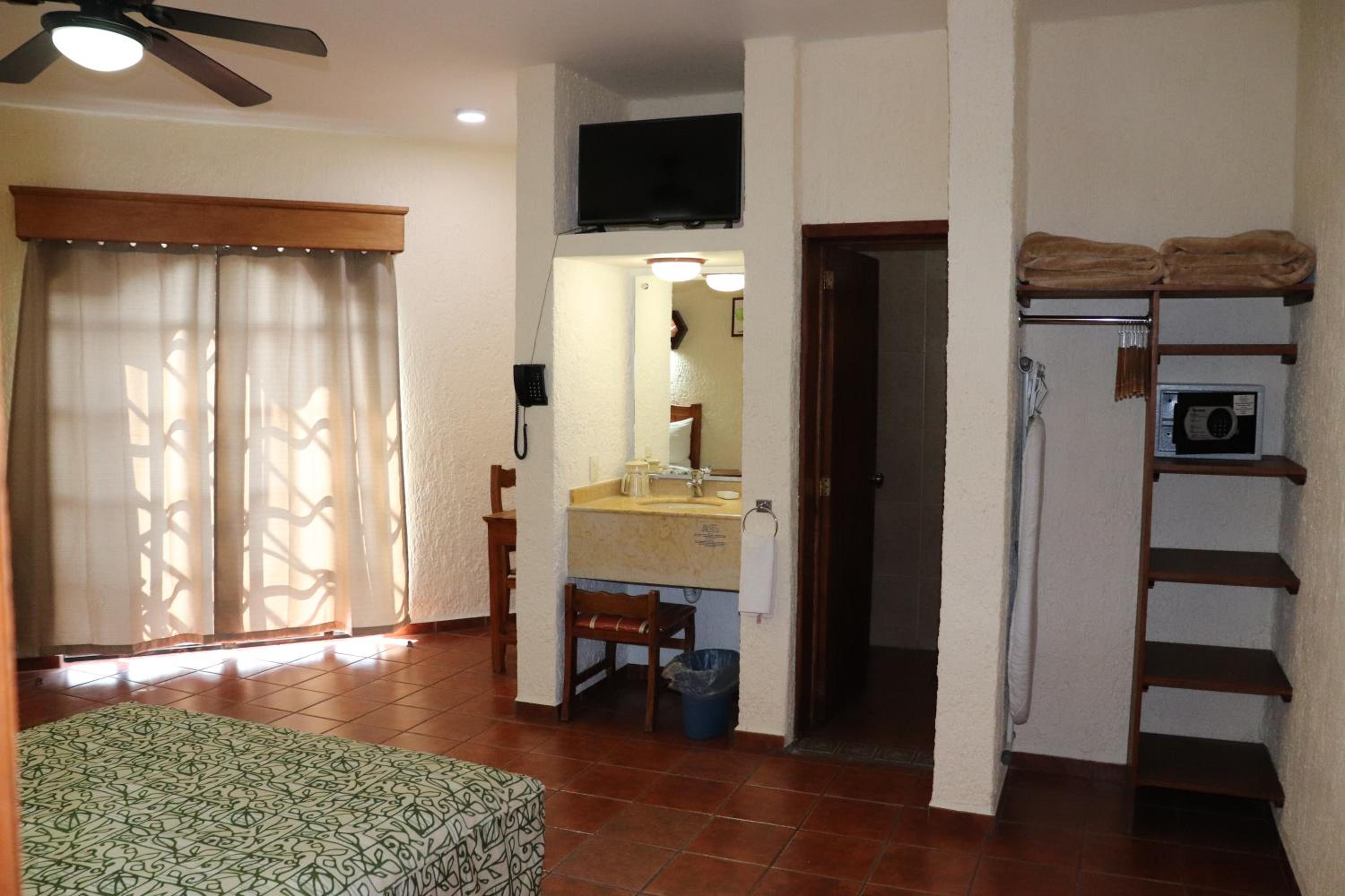 Family Room photo 1