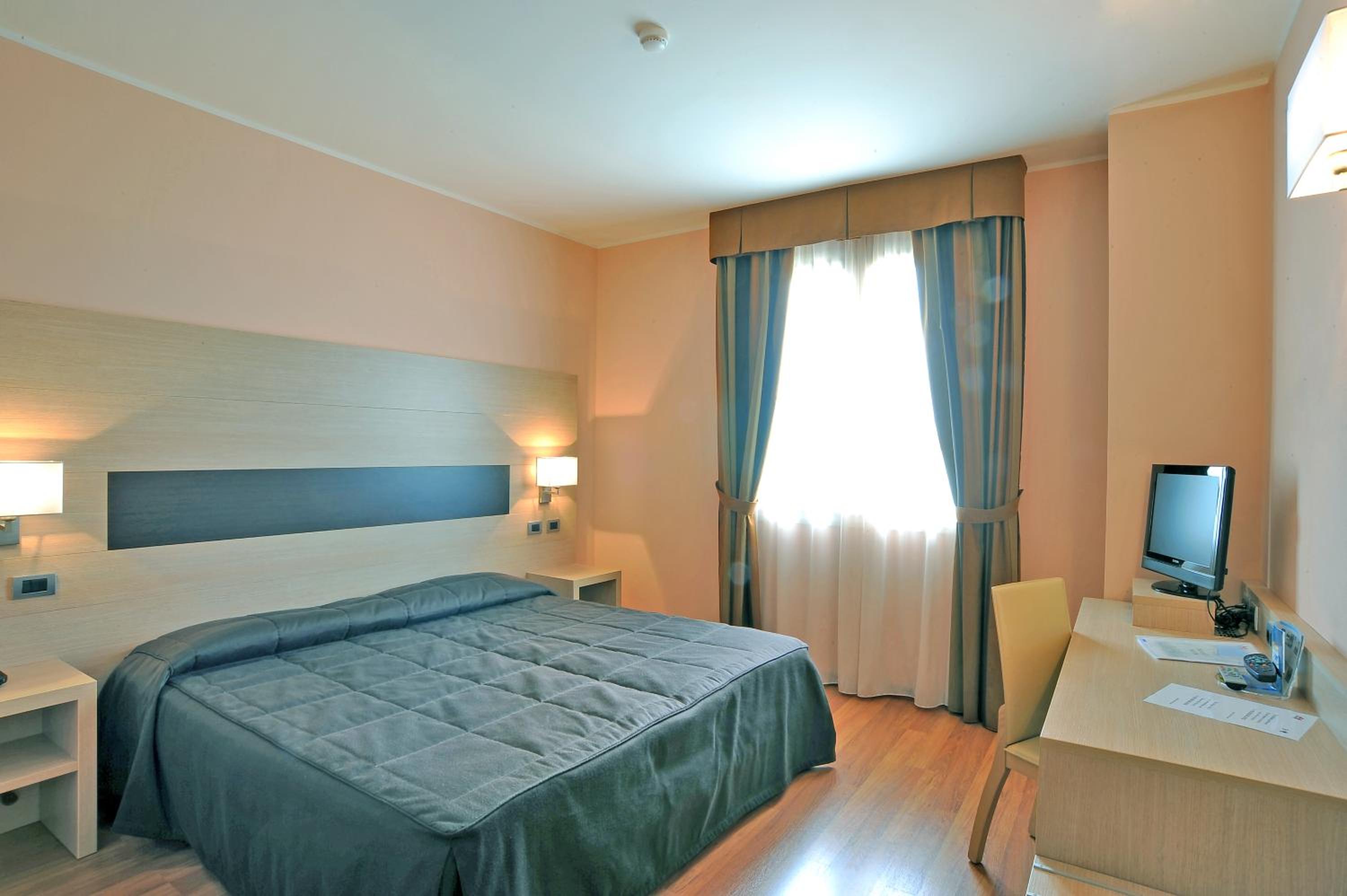 Double or Twin Room photo 1