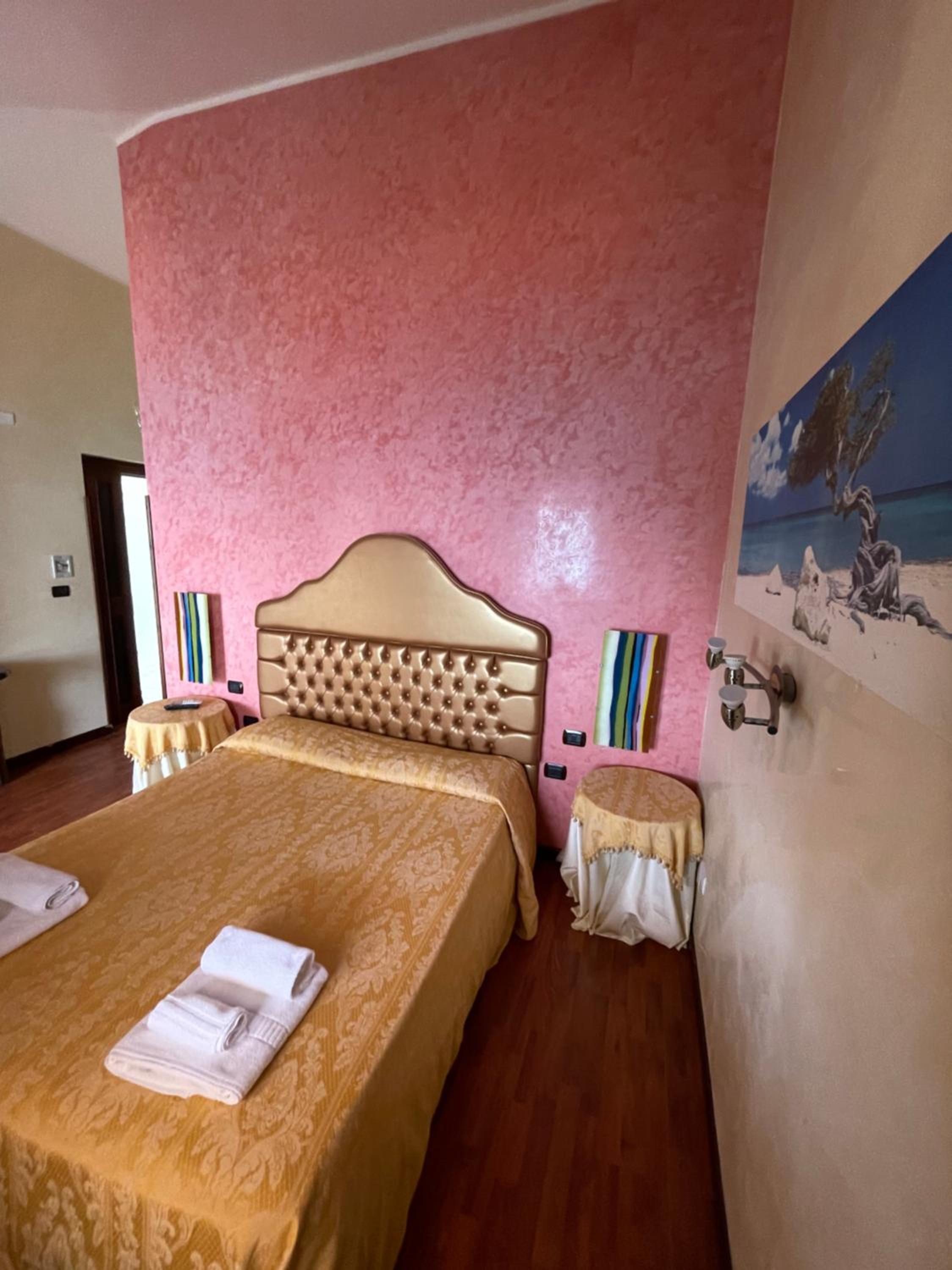 Deluxe Double Room with Balcony and Sea View - Photo 3
