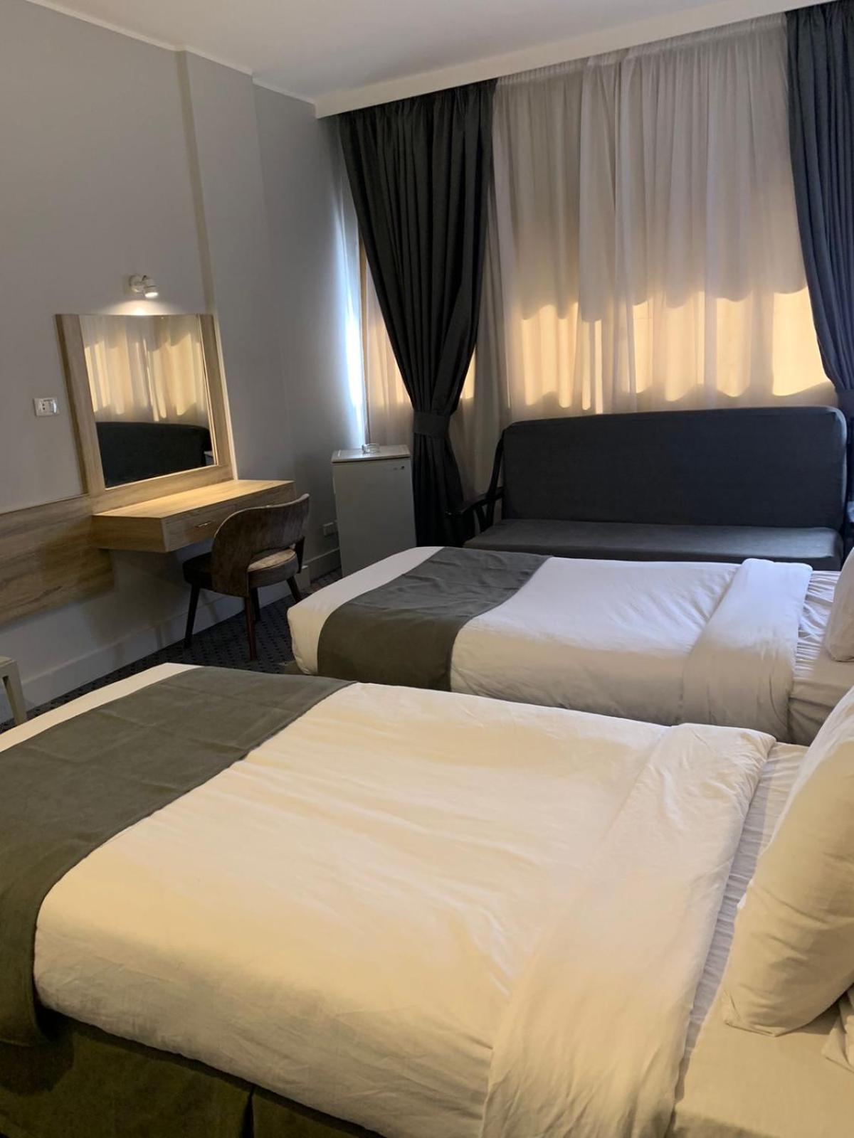 Superior Double Room thumbnail 5